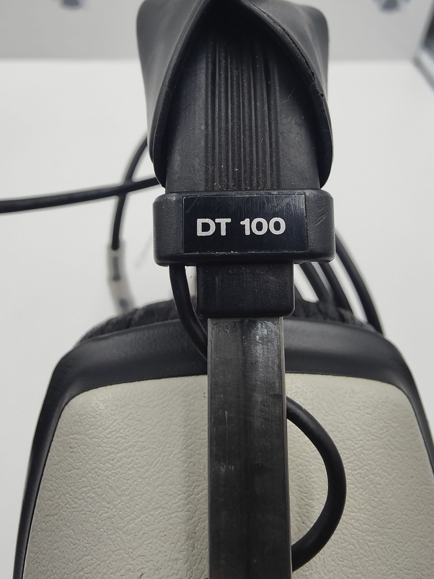 (2) Beyer Dynamic DT109 Comms Headsets & (1) Beyer Dynamic DT100 Comms Headset - Image 4 of 5