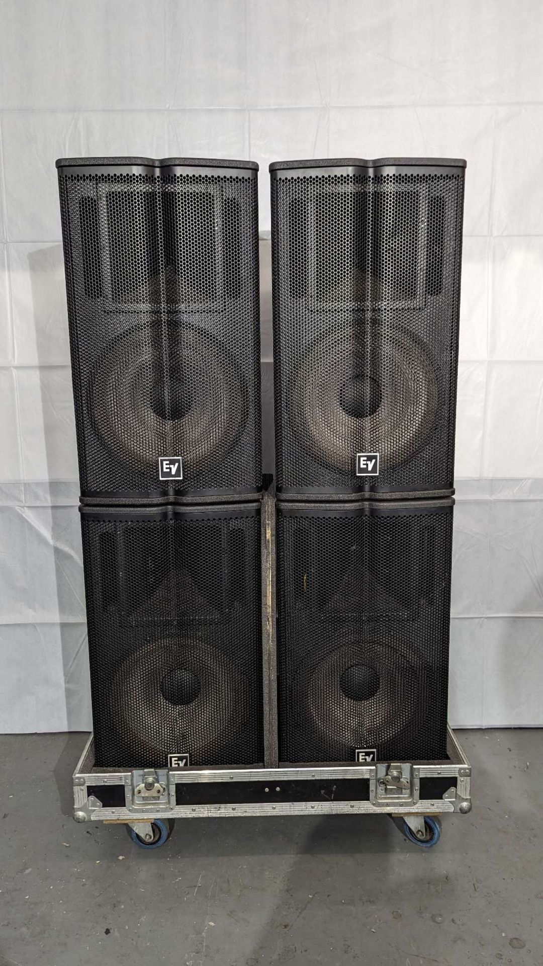 Electro-Voice PA Sound System - (4) TX1152 Speakers, (2) TX1181 Subs & Associated Equipment - Bild 3 aus 14