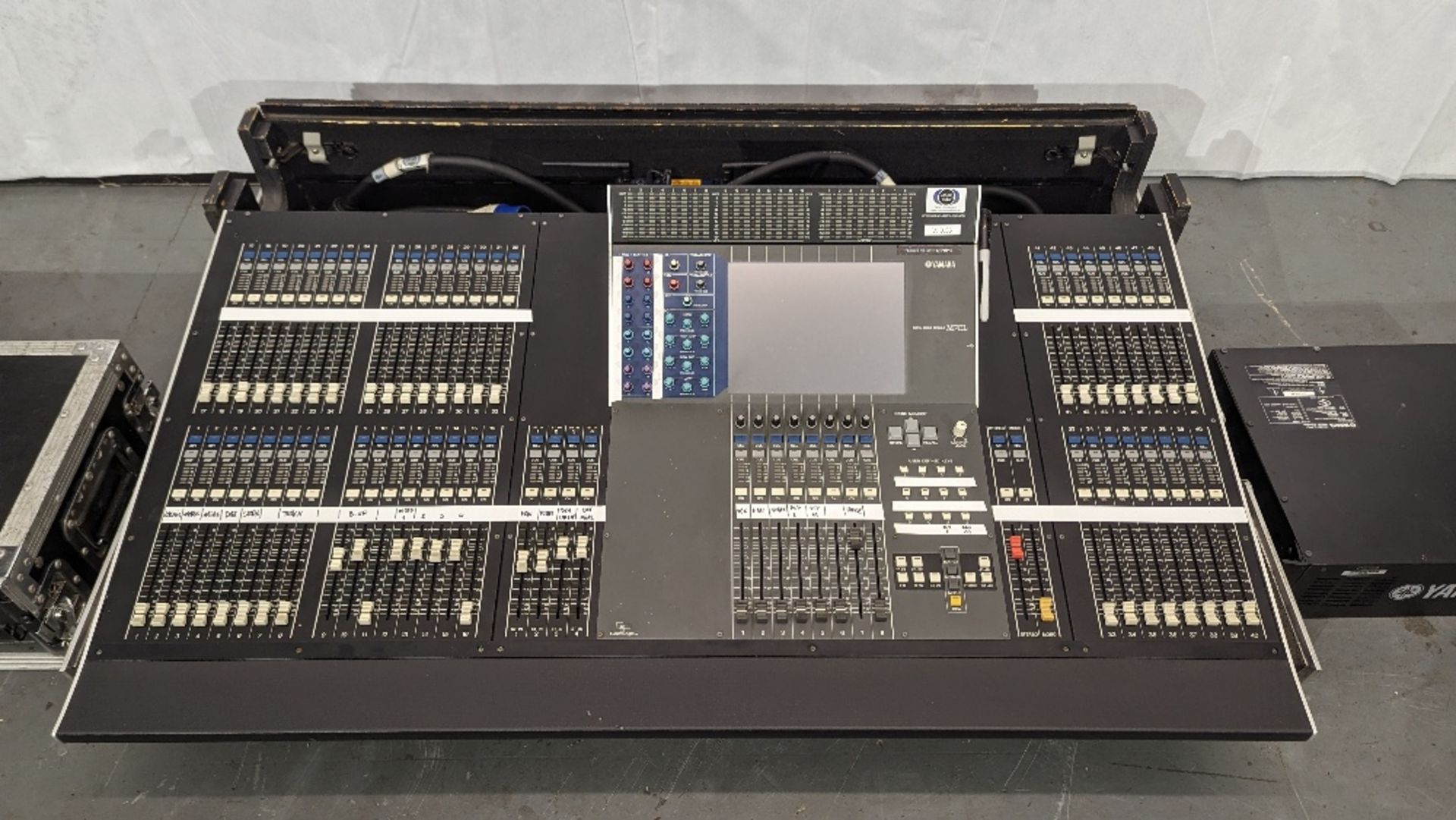 Yamaha M7CL Digital Mixing Desk Console & (2) Yamaha PW800W Power Supply's - Image 2 of 16