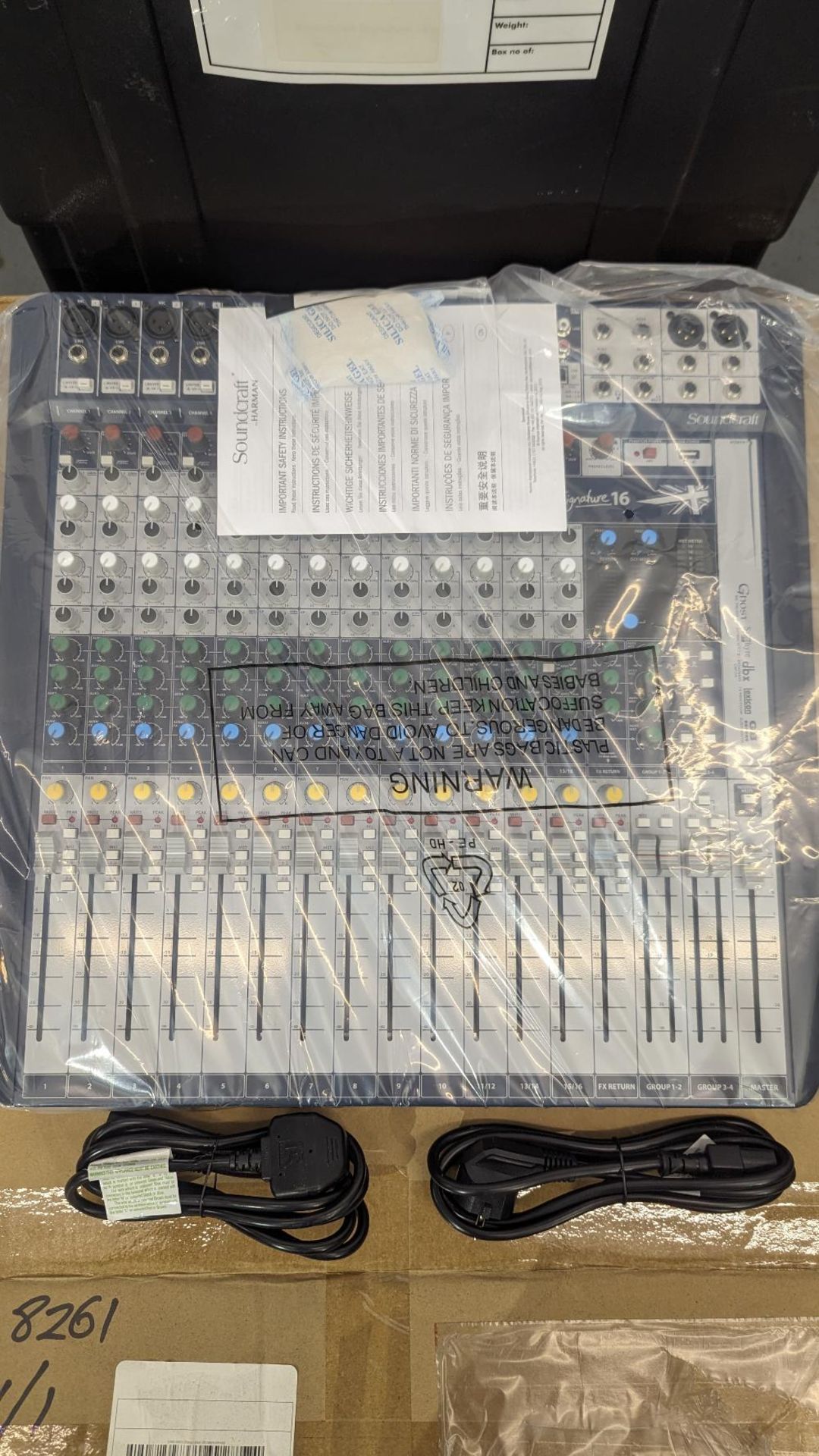 Soundcraft Signature 16 Analogue Mixing Desk Console (Brand new with original box and packaging) - Image 2 of 4