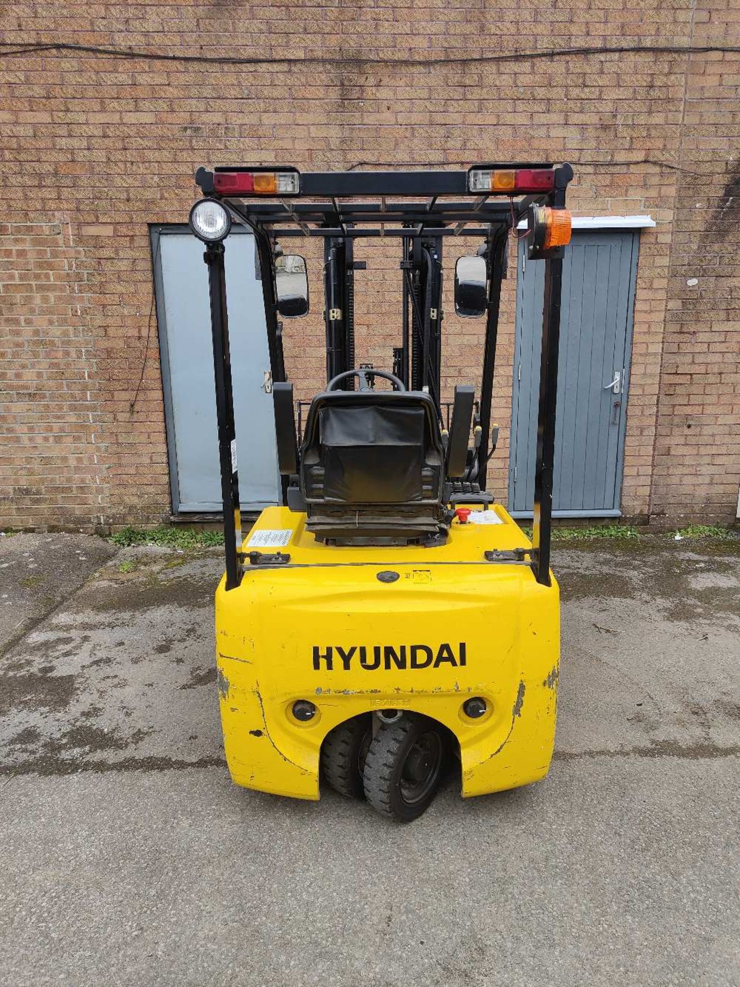 Hyundai 15BT-7 Electric Forklift - Image 9 of 12