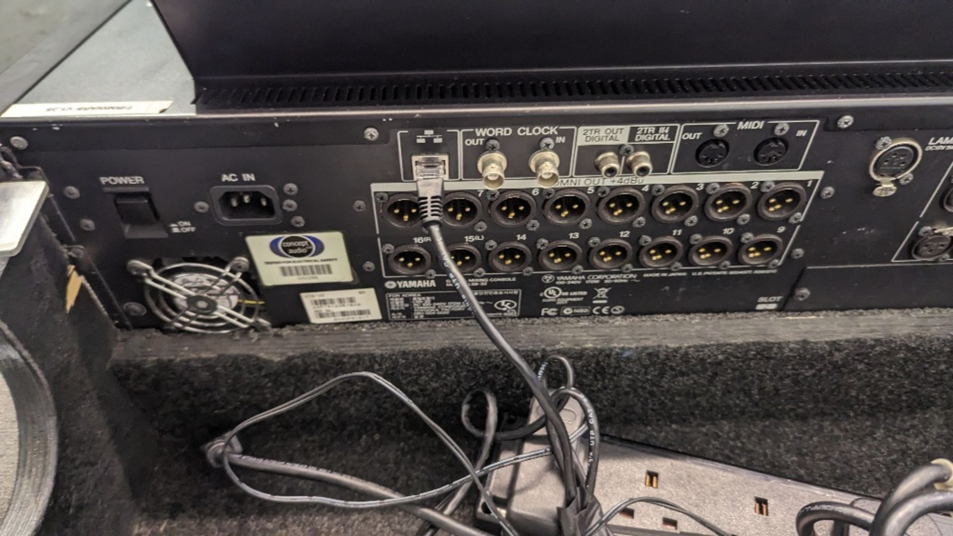 Yamaha LS9-32 Digital Mixing Desk Console - Image 5 of 7