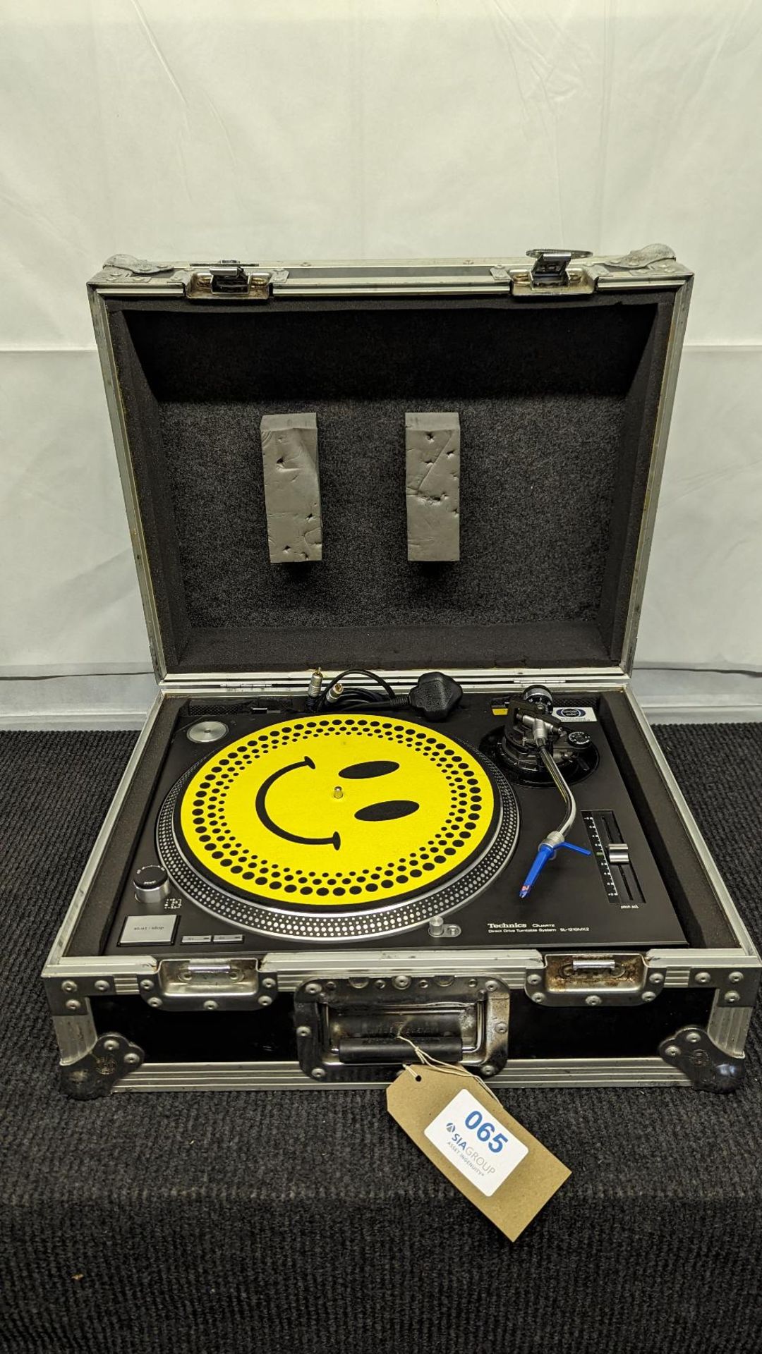 Technics SL1210 MK2 Turntable with Needles