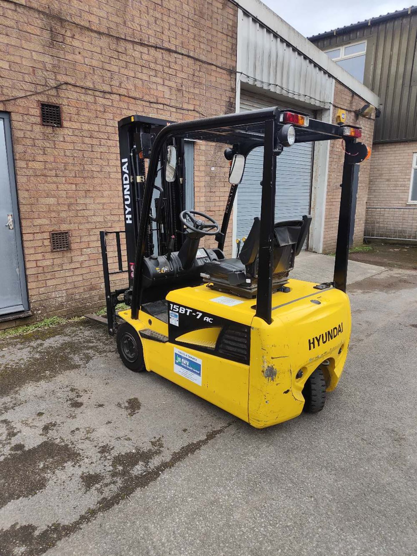 Hyundai 15BT-7 Electric Forklift - Image 8 of 12