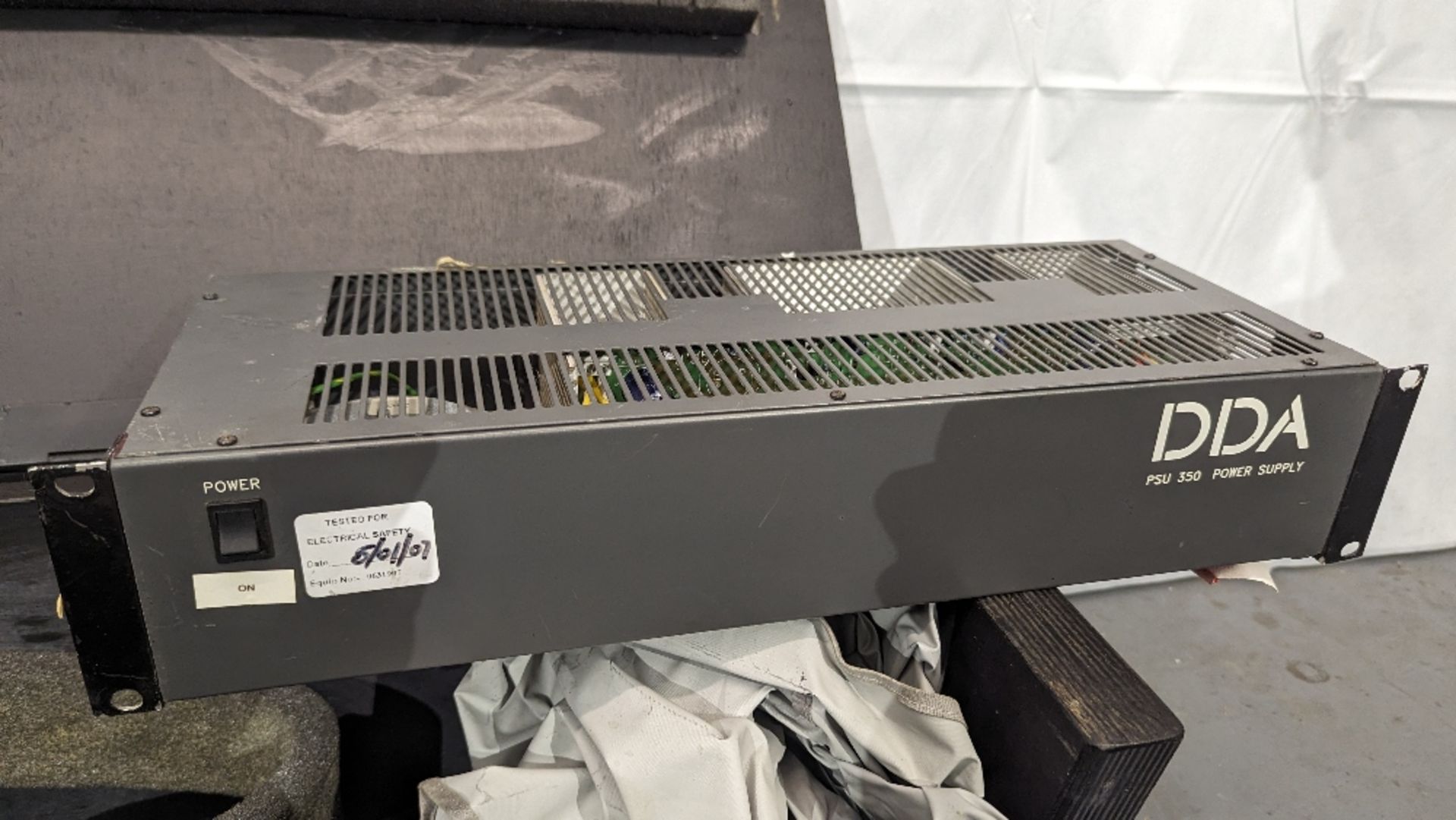 DDA CS3 Mixing Desk Console & (2) DDA PSU350 Power Supply's - Image 6 of 9