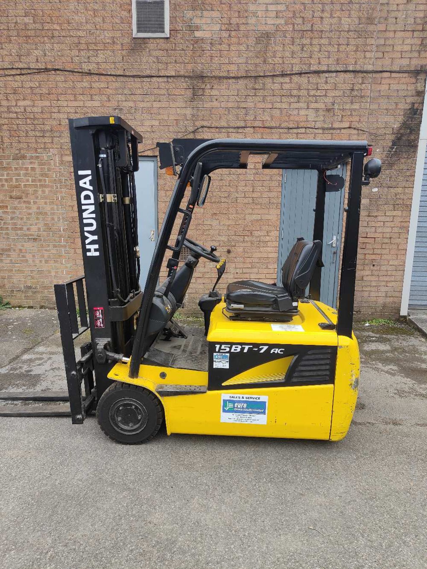 Hyundai 15BT-7 Electric Forklift - Image 3 of 12