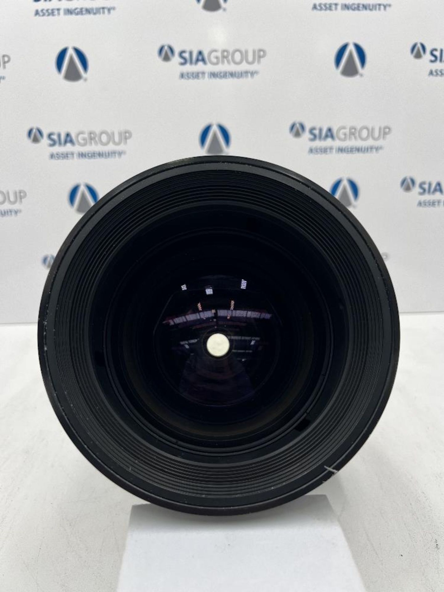 Panasonic ET-D75LE10 1.3-1.7 Zoom Lens With Carrier Case - Image 6 of 9