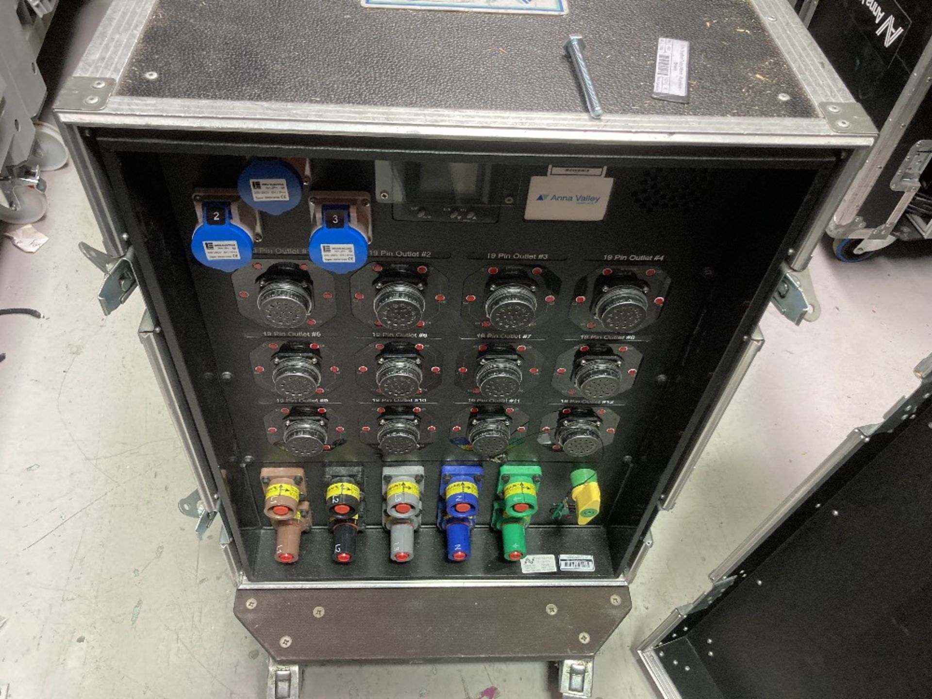 400amp Power Distribution Unit With Mobile Heavy Duty Mobile Flight Case