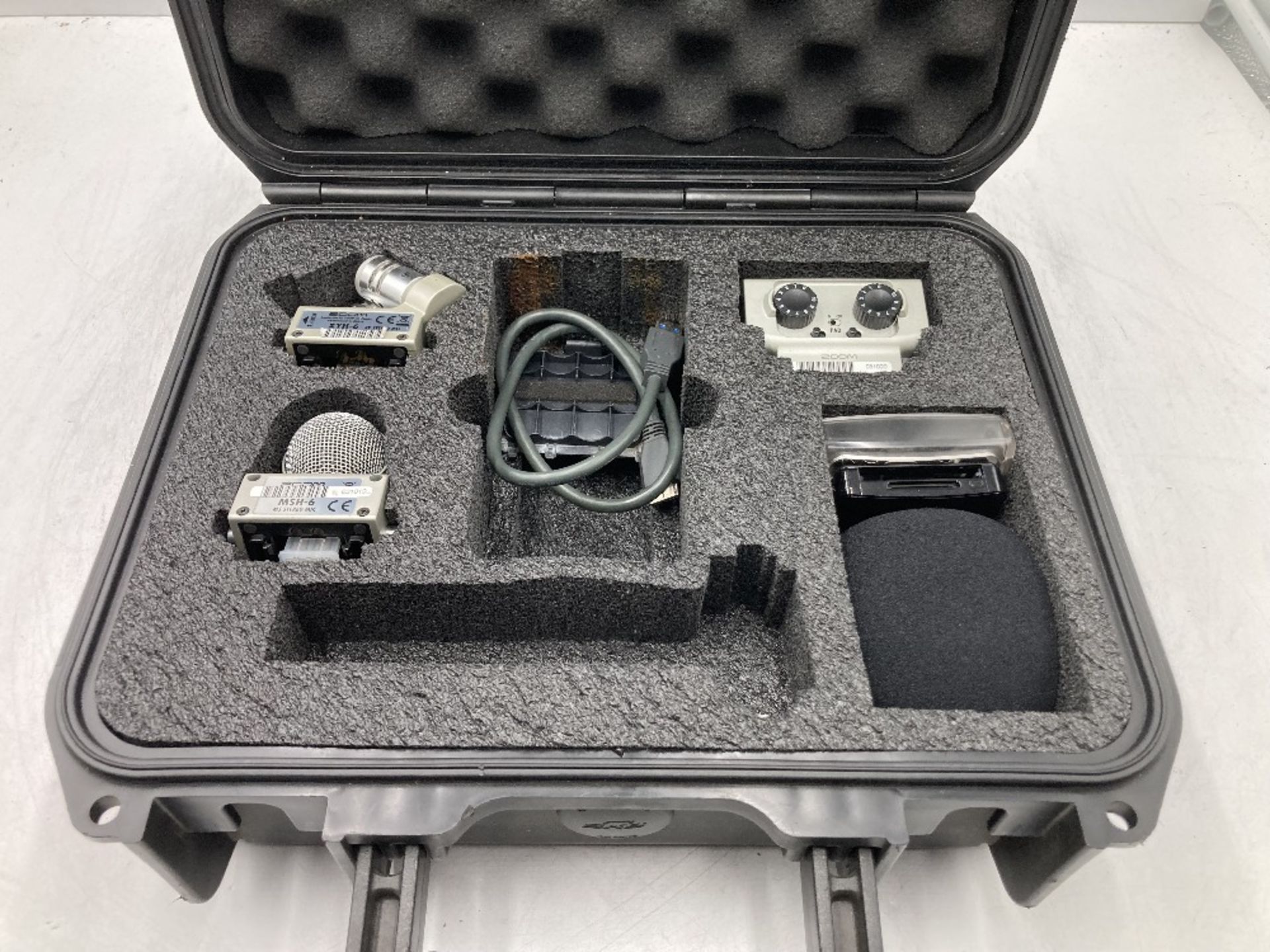 Zoom H6 Handheld Audio Recorder 2-way XLR Module & Peli Case - Image 2 of 7