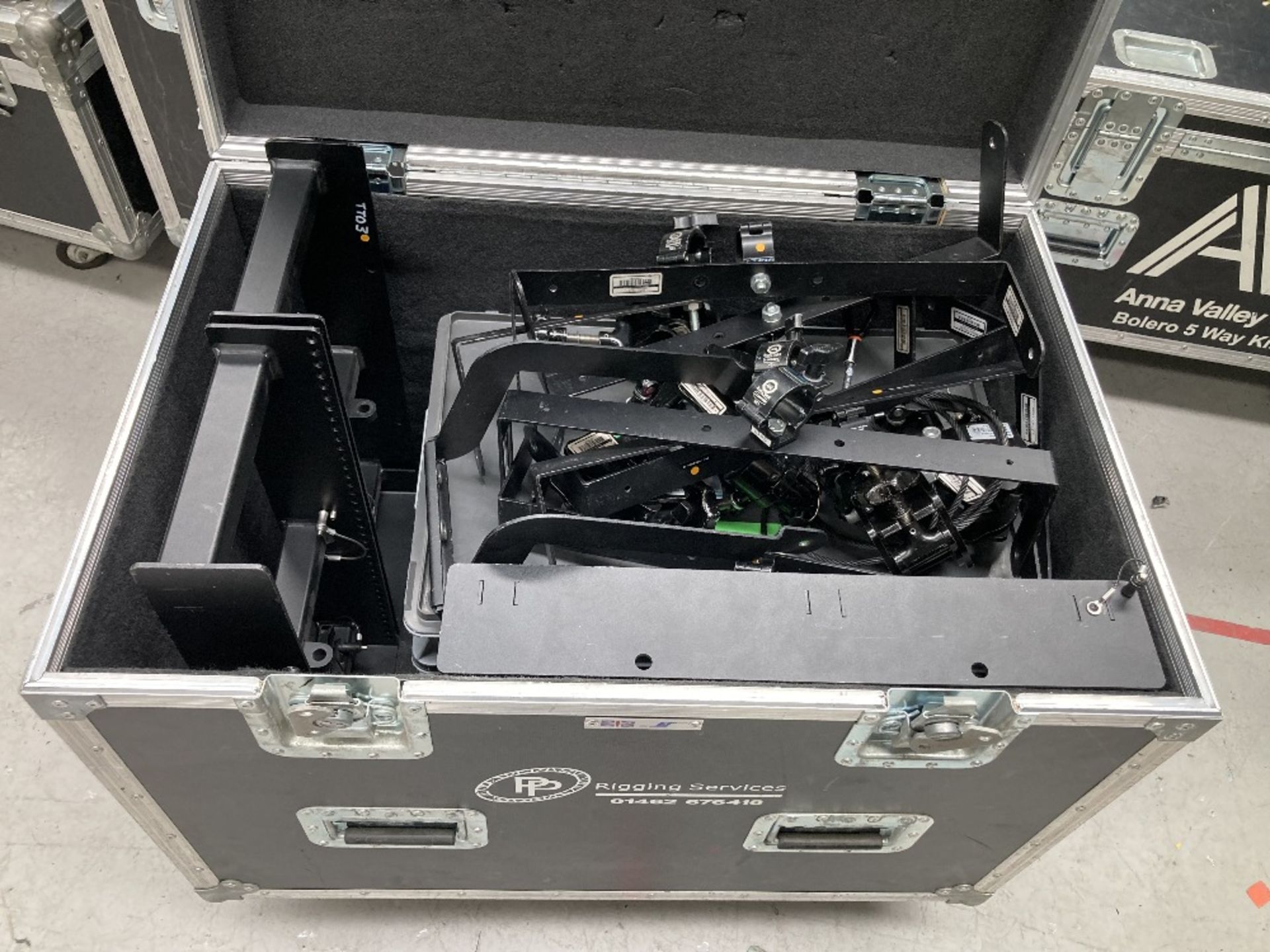Quanity of d&b Rigging & Heavy Duty Mobile Flight Case To Include: - Image 10 of 11