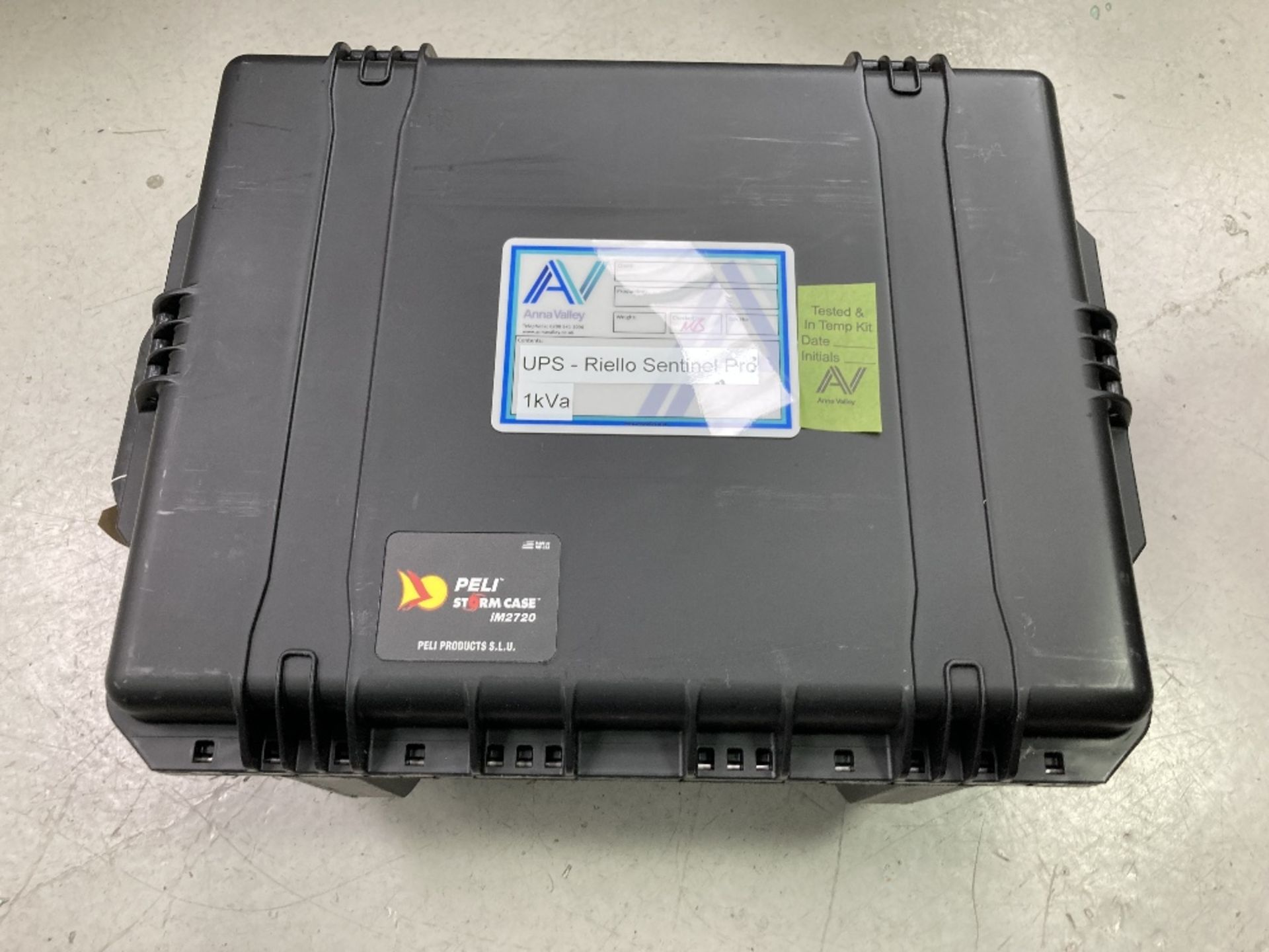 UPS - Riello Sentinel Pro 1kVa with Mobile Pelicase - Bild 9 aus 9