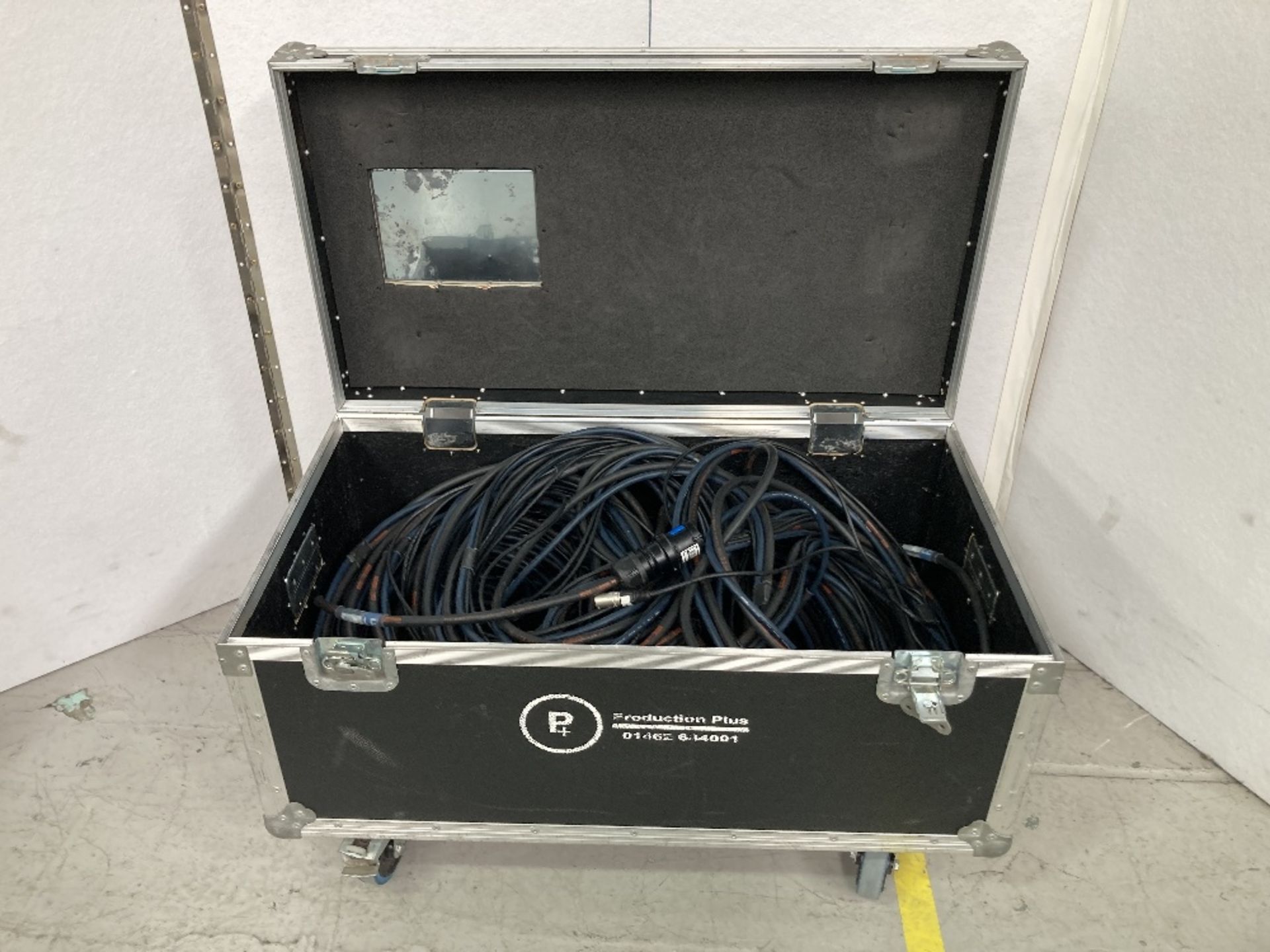Yamaha CAT 5 Multicore 75mtrs, Power Cable & Heavy Duty Mobile Flight Case