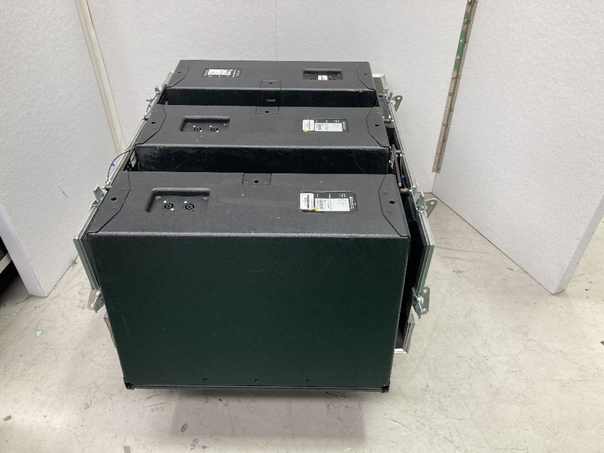 (3) d&b Q1 Loudspeakers, Flying Frame Kit & Mobile Flight Case - Image 5 of 13