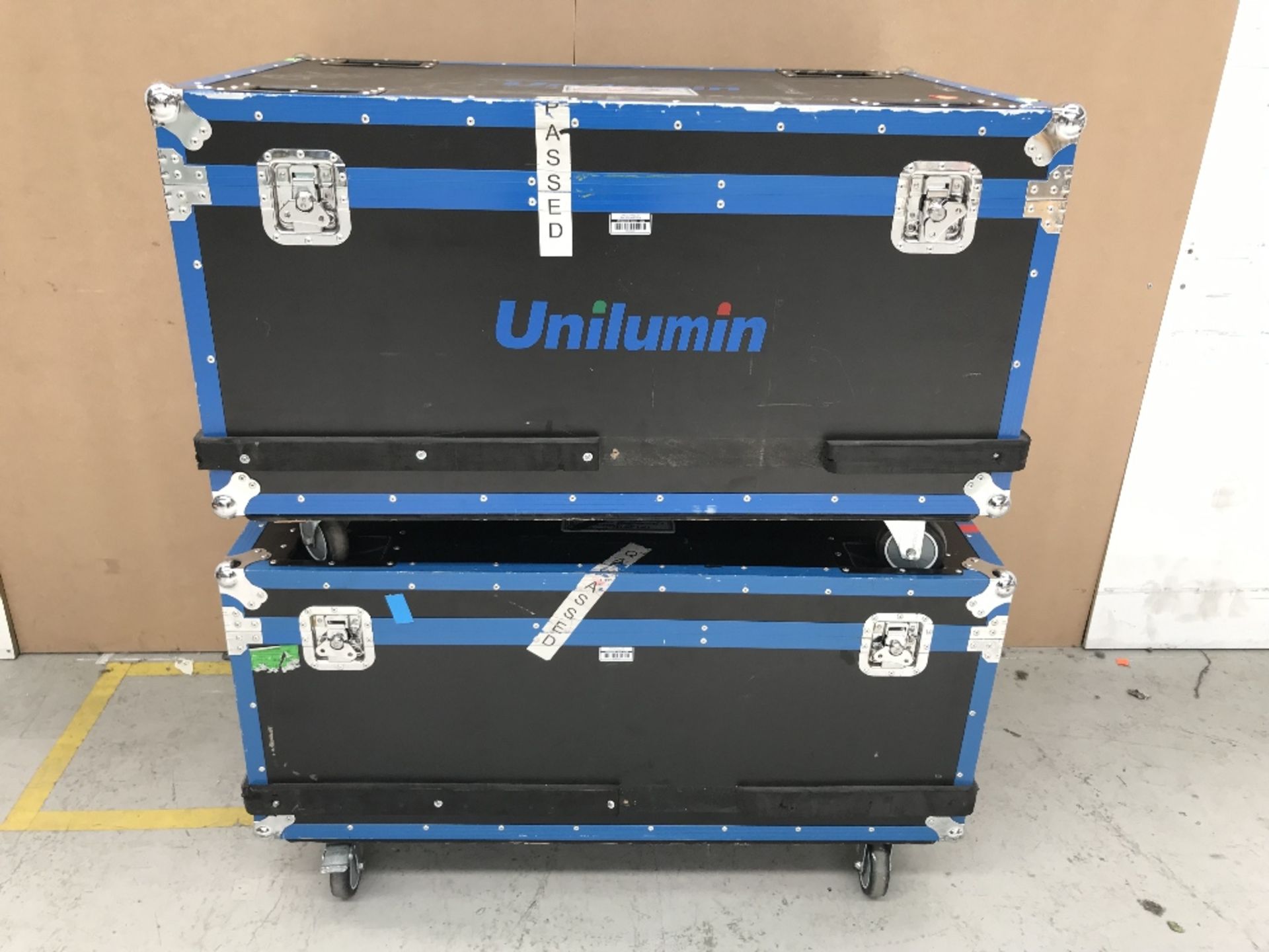 (2) Unilumin Mobile Flight Cases