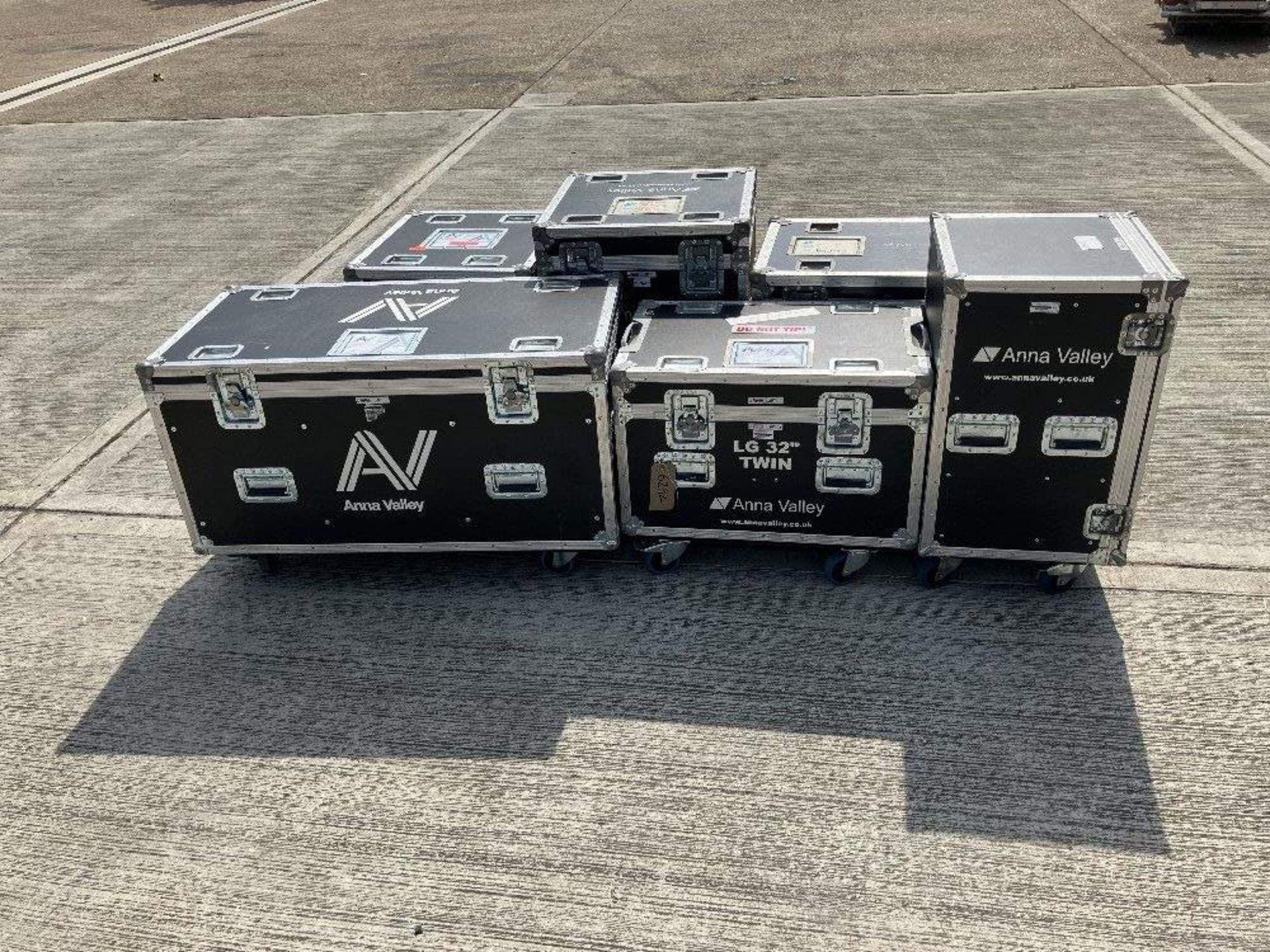 (6) Various Mobile Flight Cases