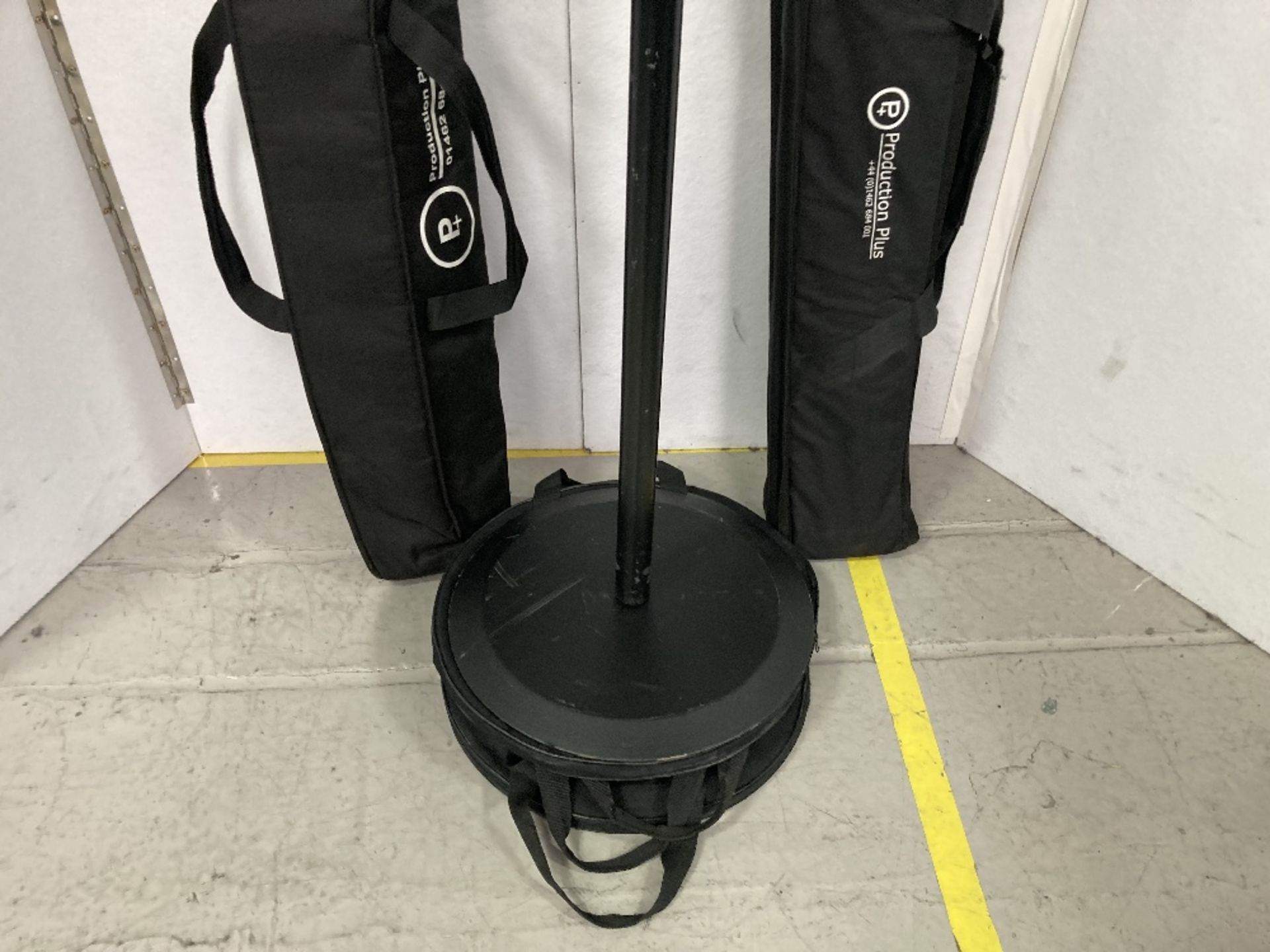 (8) Black Speaker Stands & Bases With Padded Bags - Bild 4 aus 6