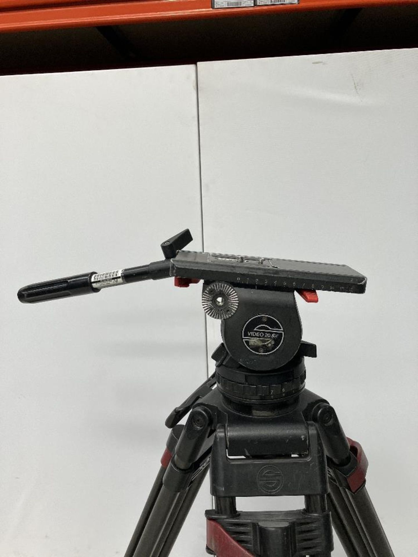 Sachtler 20SB Fluid Tripod Head with Extendable Carbon Fibre Legs - Bild 5 aus 6