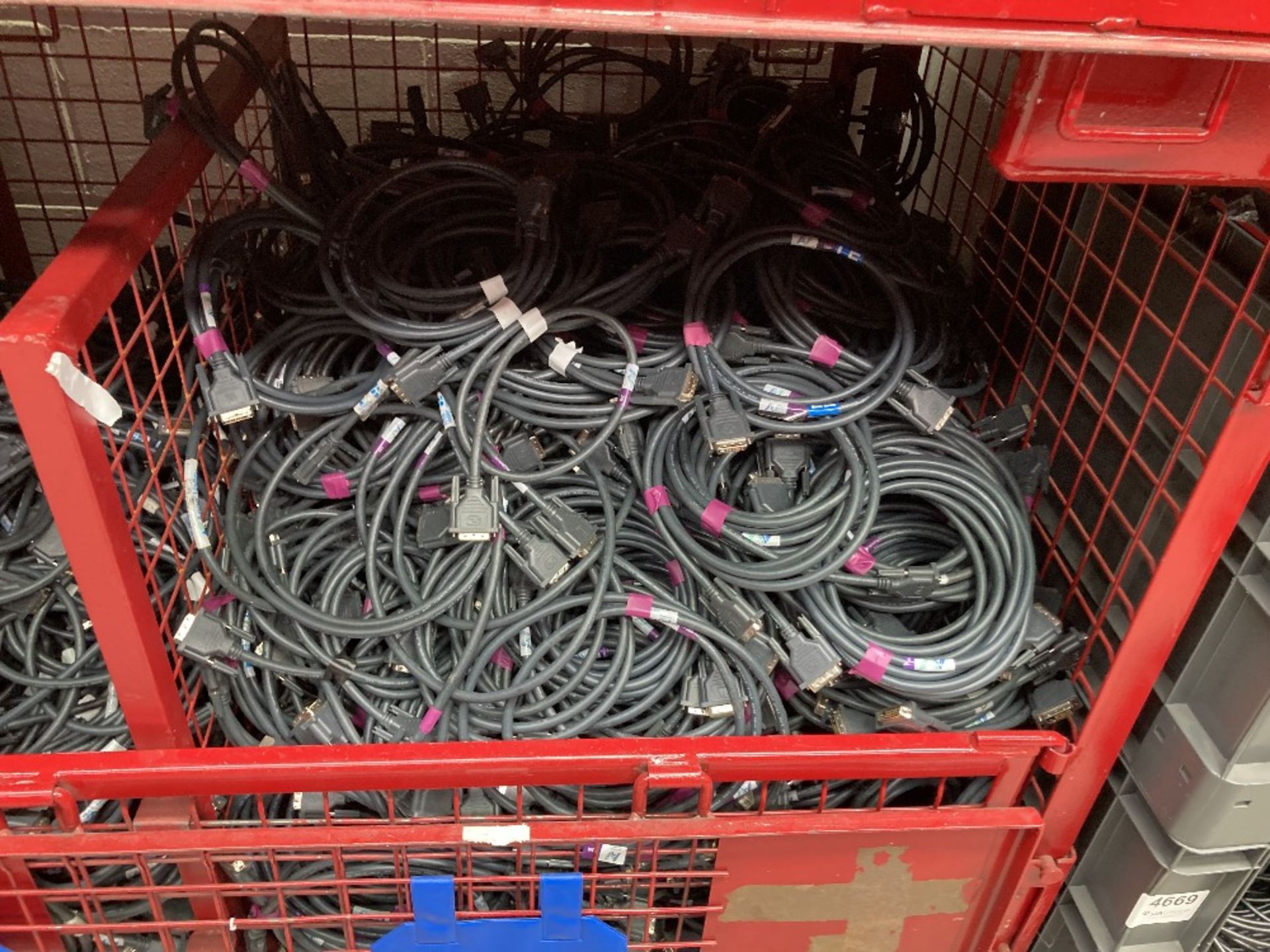 Large Quantity of 1m DVI-D M-M Cable & Large Quantity of 2m DVI-D M-M Cable - Image 3 of 3