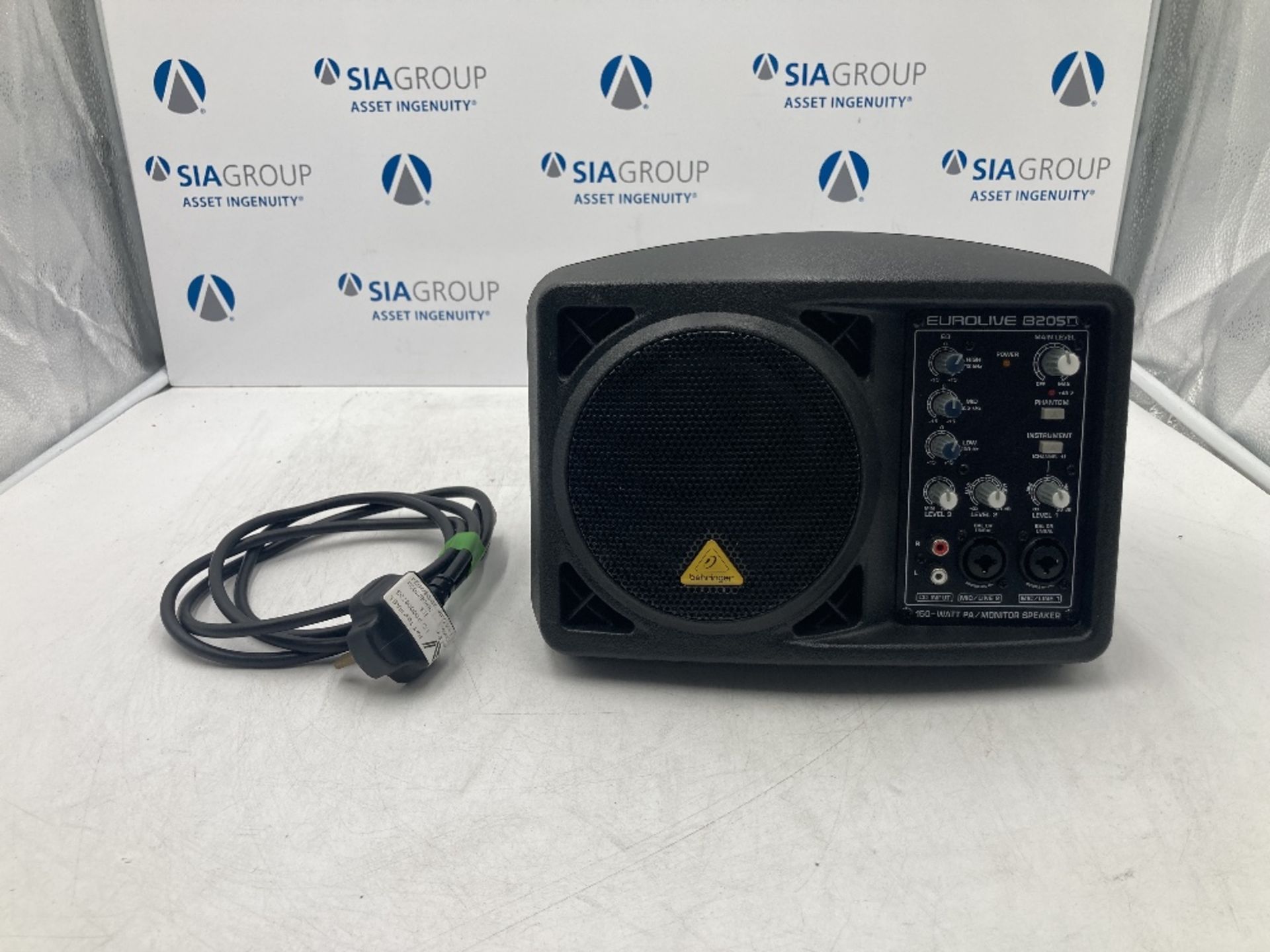 Behringer Eurolive B205D Powered Monitor Speaker & Padded Carry Case