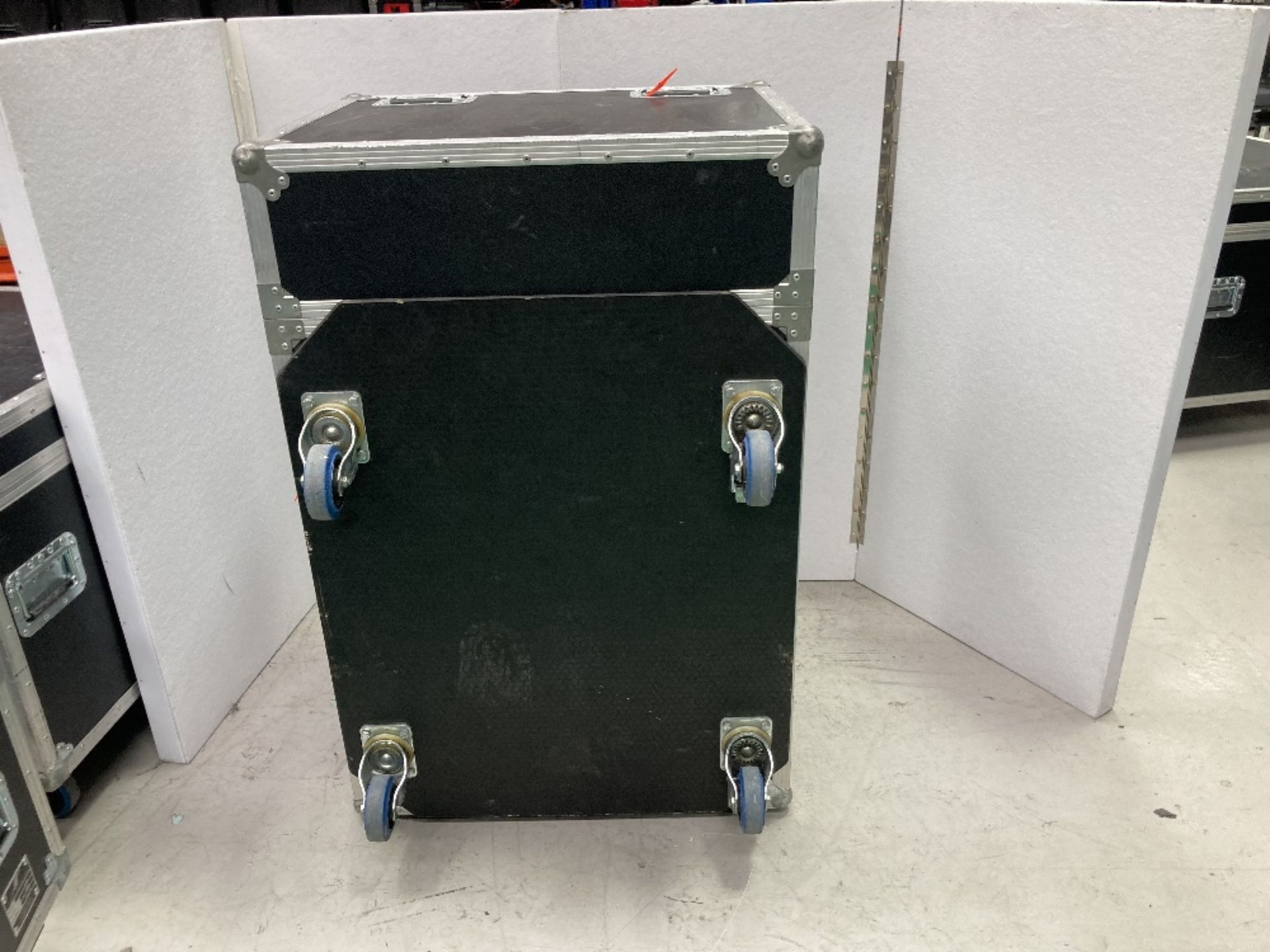 (3) d&b Q1 Loudspeakers, Flying Frame Kit & Mobile Flight Case - Image 6 of 13