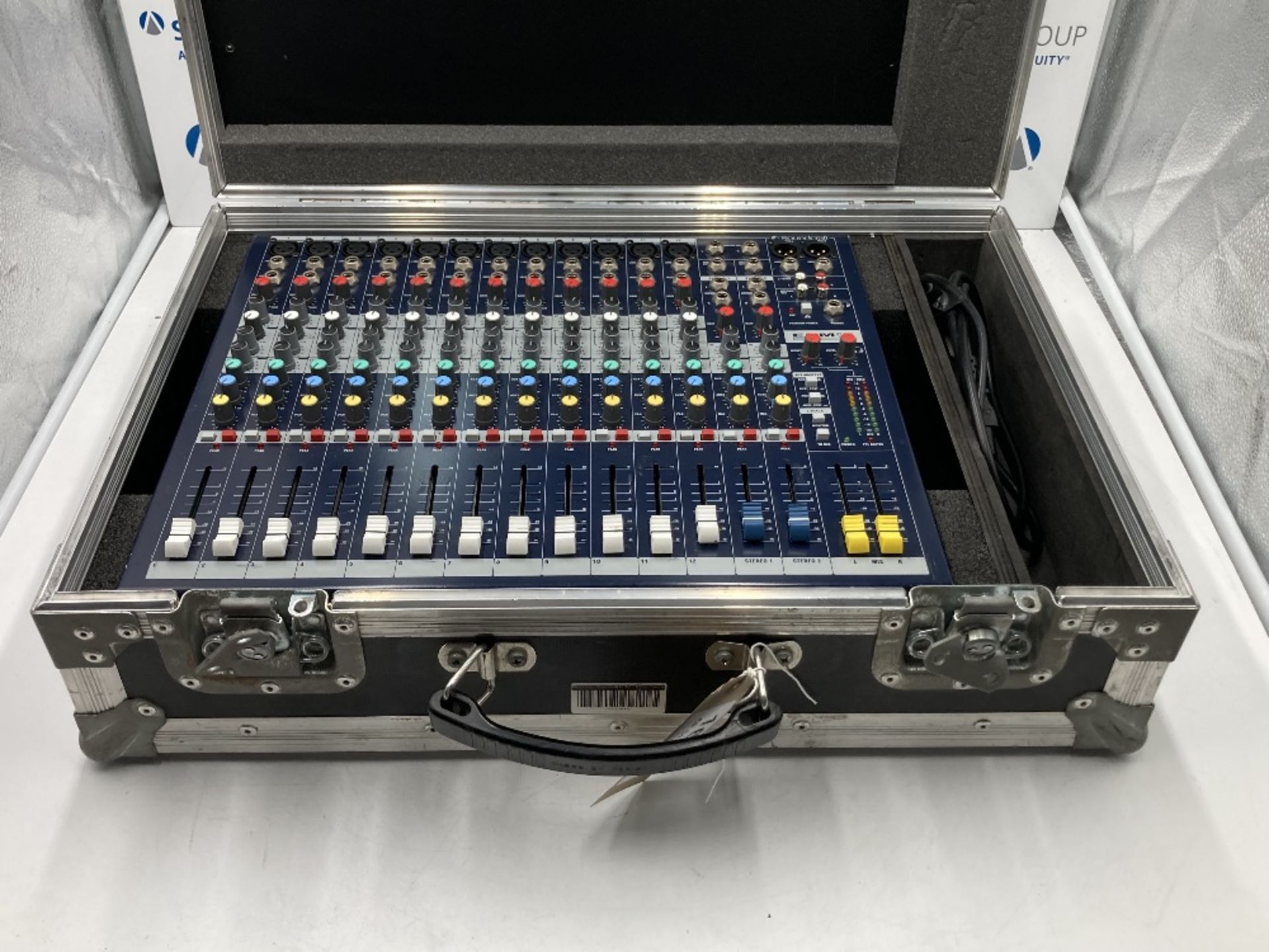 Soundcraft EPM12 Analogue Mixing Console & Heavy Duty Briefcase - Image 2 of 10