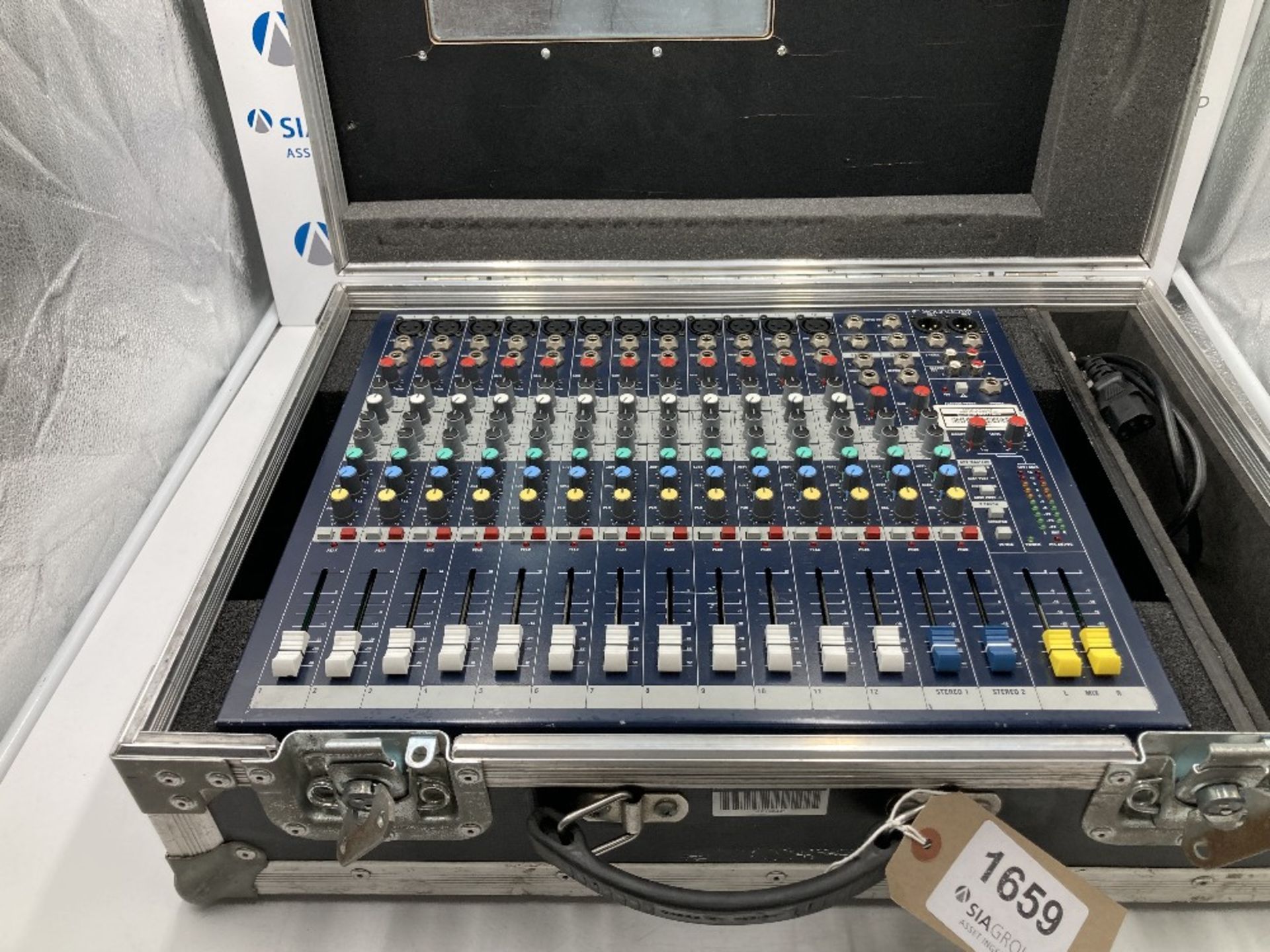 Soundcraft EFX12 Analogue Mixing Console & Heavy Duty Briefcase - Image 2 of 8