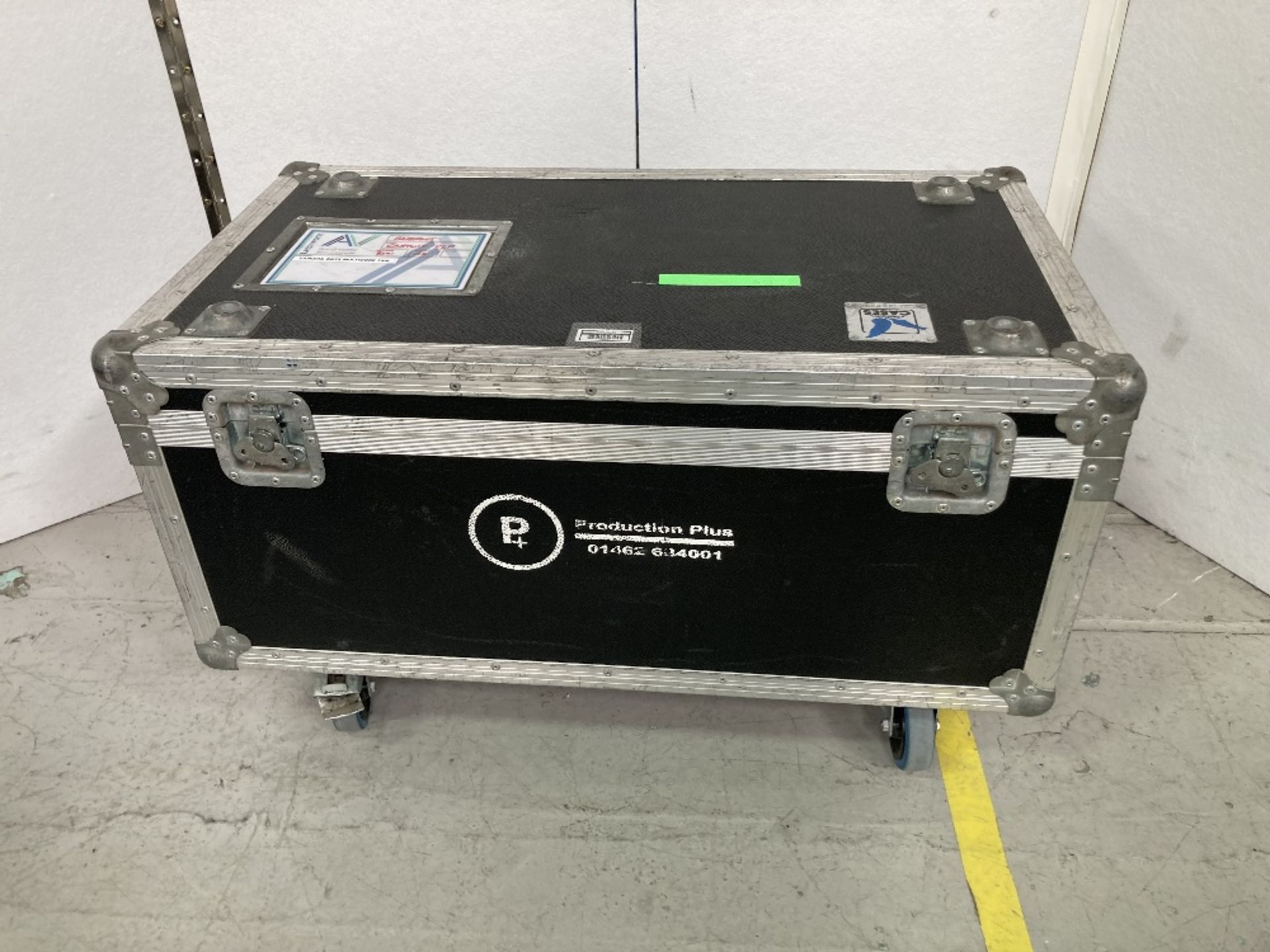 Yamaha CAT 5 Multicore 75mtrs, Power Cable & Heavy Duty Mobile Flight Case - Image 5 of 5