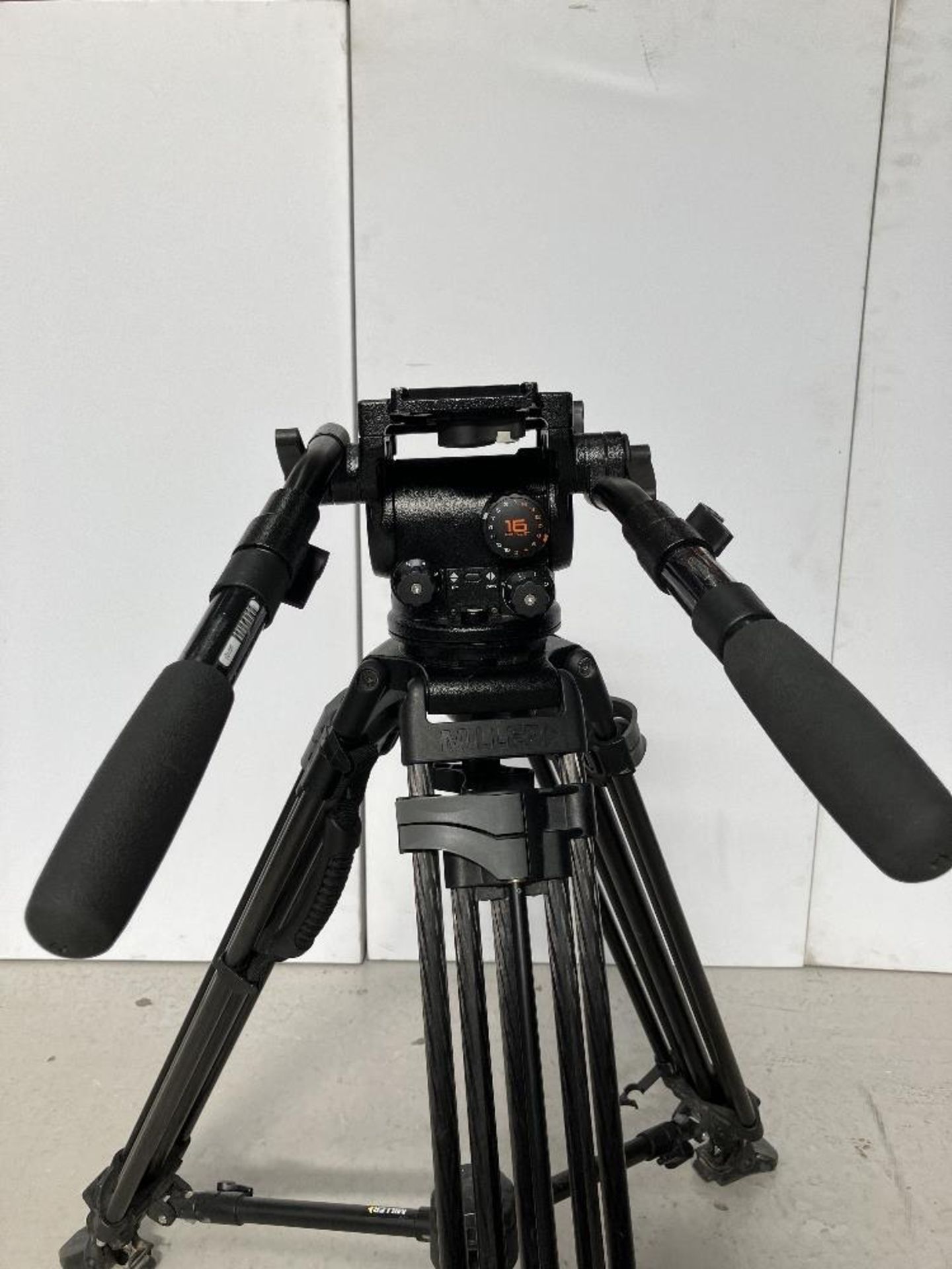 Miller Arrow 3X Tripod Head System with Extendable Carbon Fibre Legs - Image 4 of 6