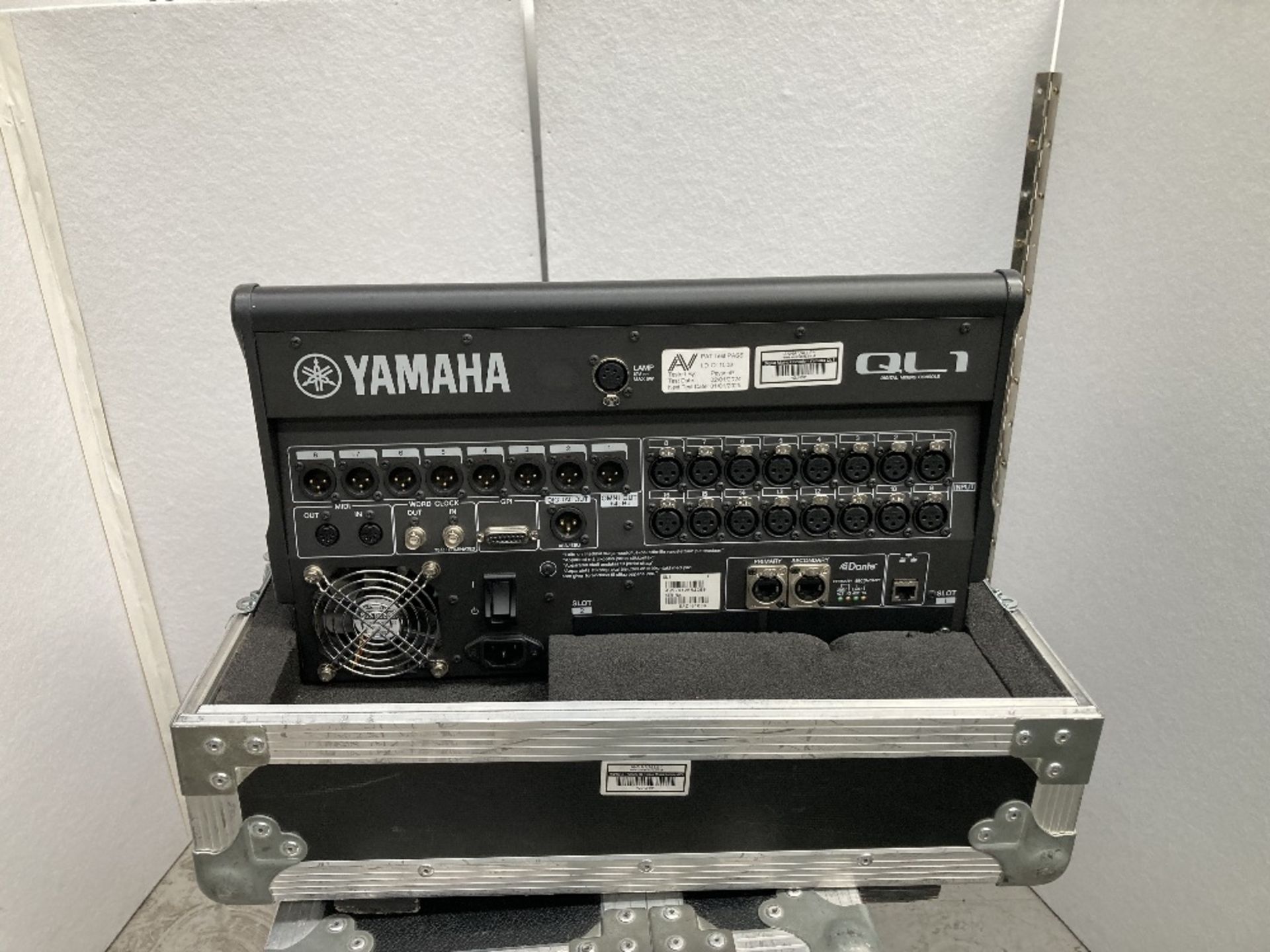 Yamaha QL1 Digital Mixing Console & Heavy Duty Mobile Flight Case - Image 5 of 14
