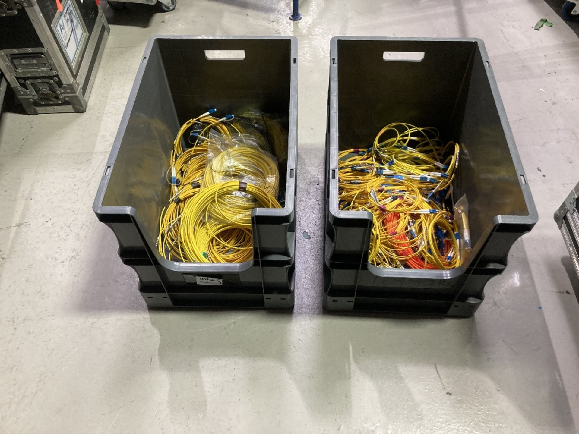 Quantity of 40m And 2m Single Mode LC-SC Duplex Cross Patch Leads With (2) Plastic Lin Bins - Image 8 of 8