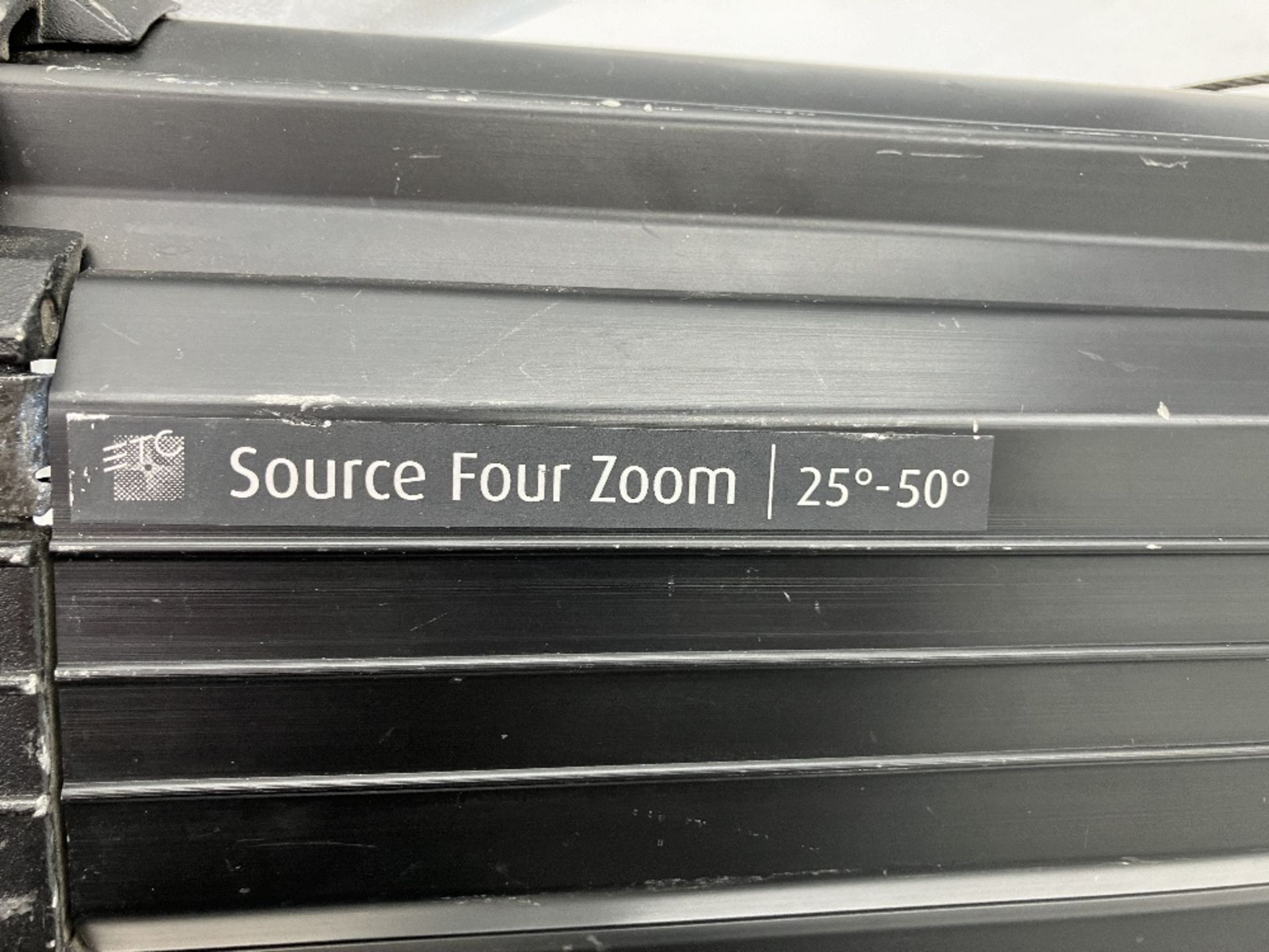 (2) ETC Source 4 Profile Single Body Lights 25-50 deg Zoom Profile with Flight Case - Image 4 of 5