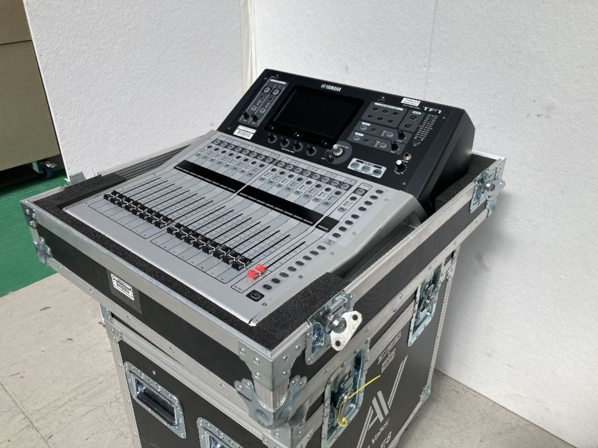 Yamaha TF1 Digital Mixing Console & Heavy Duty Flight Case - Image 3 of 10