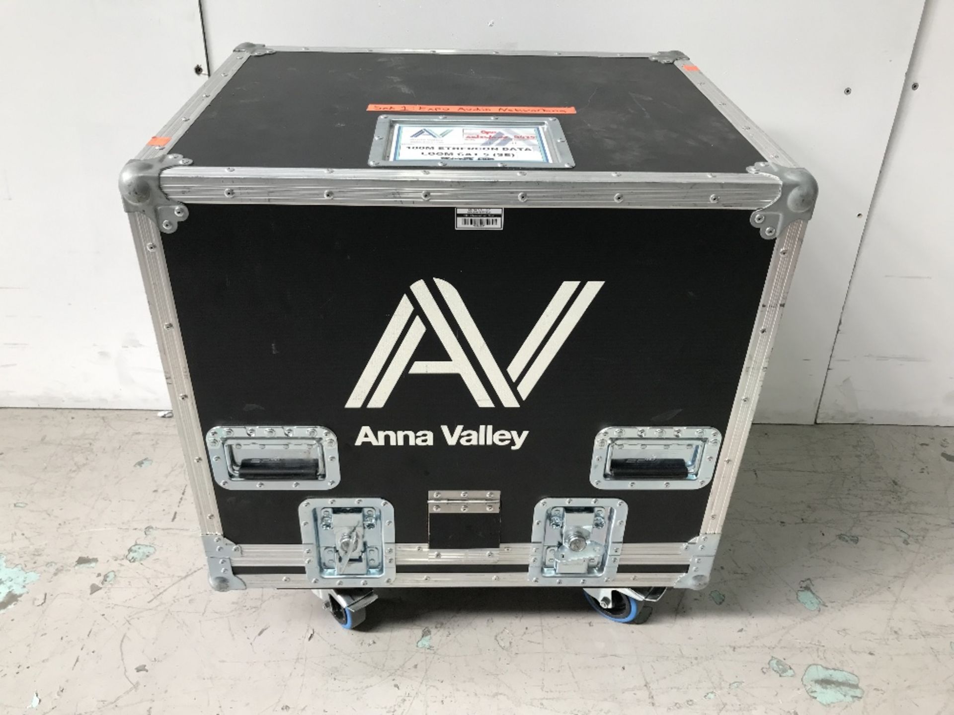 Empty Reel And Heavy Duty Mobile Flight Case - Image 2 of 2