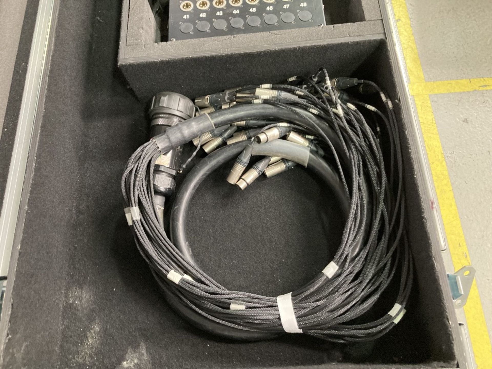 32/8 Multicore Cable, Stagebox, Tail & Heavy Duty Mobile Flight Case - Image 2 of 6