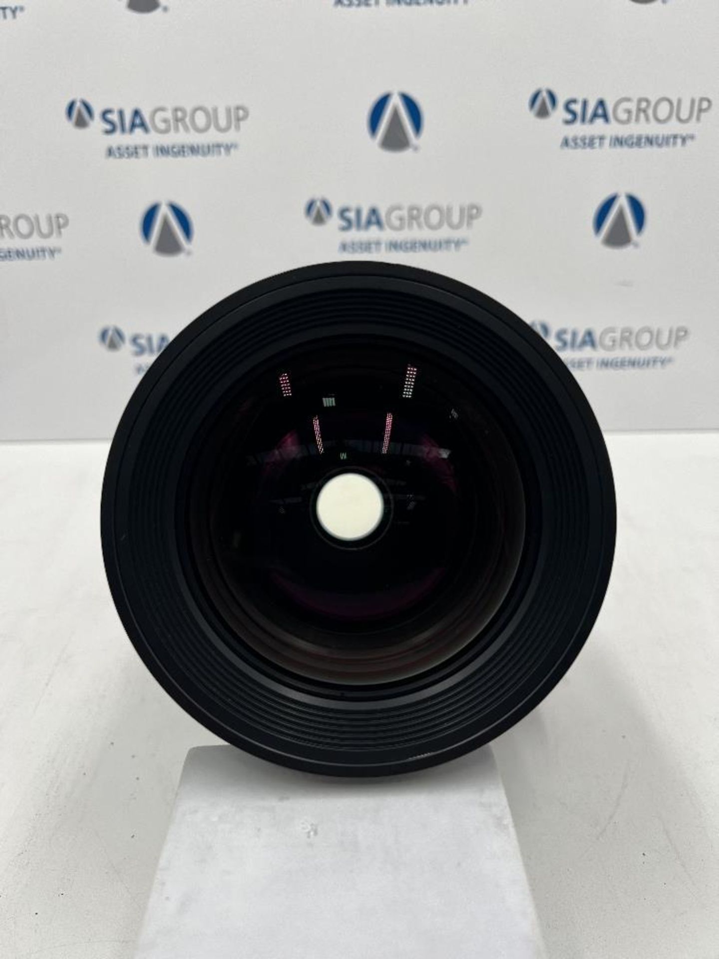 Panasonic ET-D75LE30 2.4-4.7 Projection Zoom Lens With Carrier Case - Image 5 of 7
