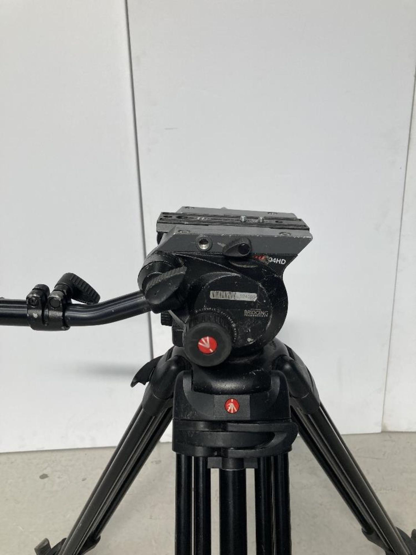 Manfrotto 504HD DV Tripod Head and 546GB Tripod with Carbon Fibre Legs with HPRC HP Case - Image 3 of 6