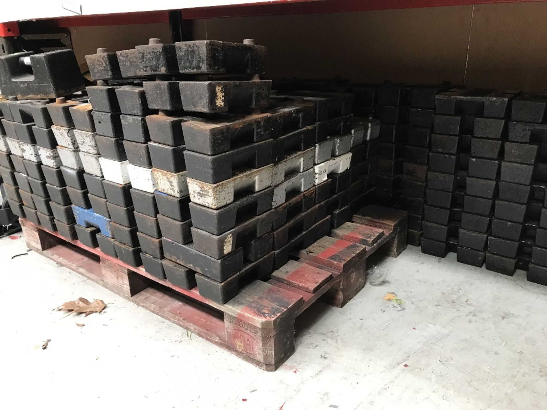Large Quantity of Various Stage Weights - Image 3 of 4