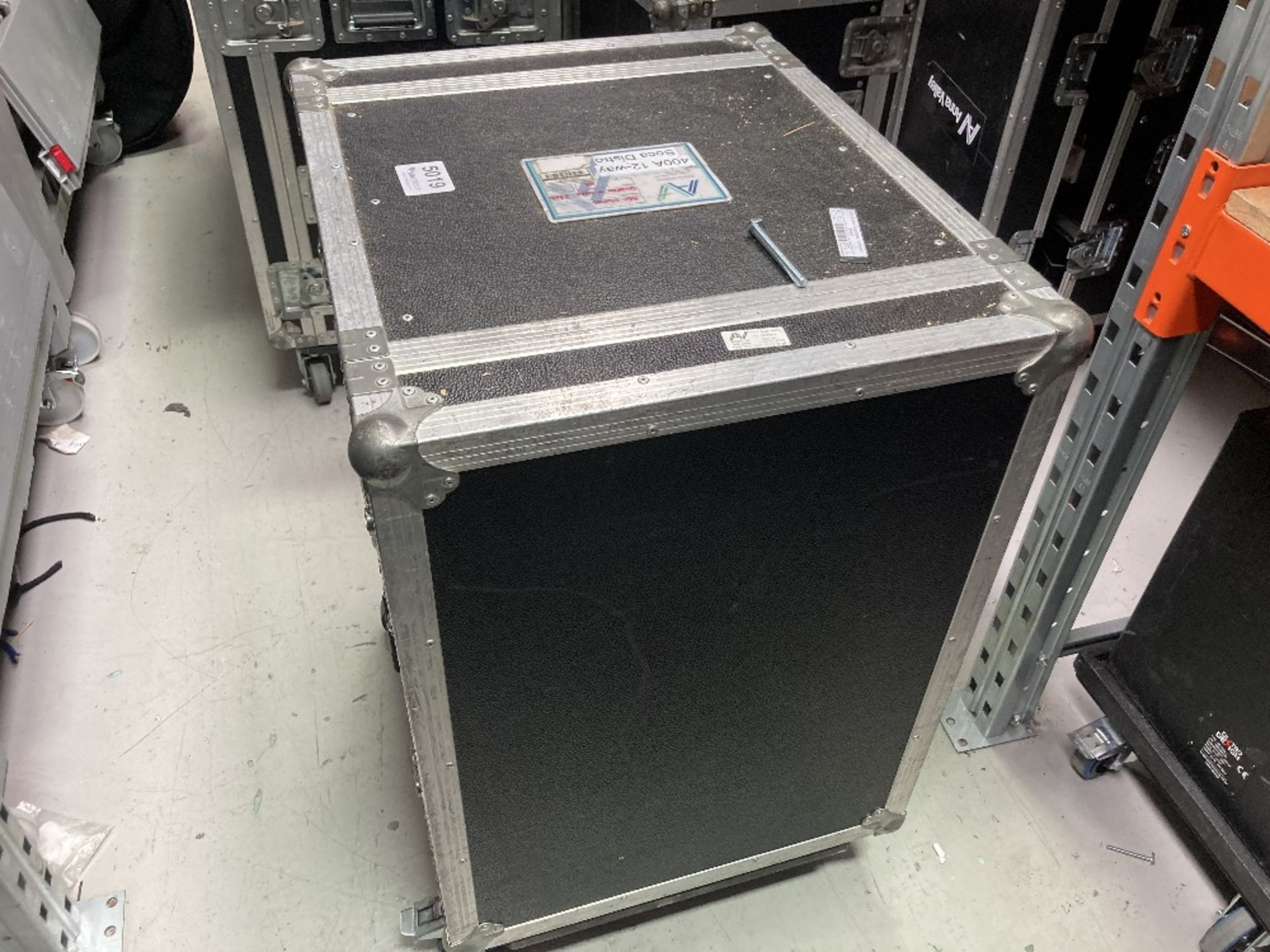400amp Power Distribution Unit With Mobile Heavy Duty Mobile Flight Case - Image 11 of 14