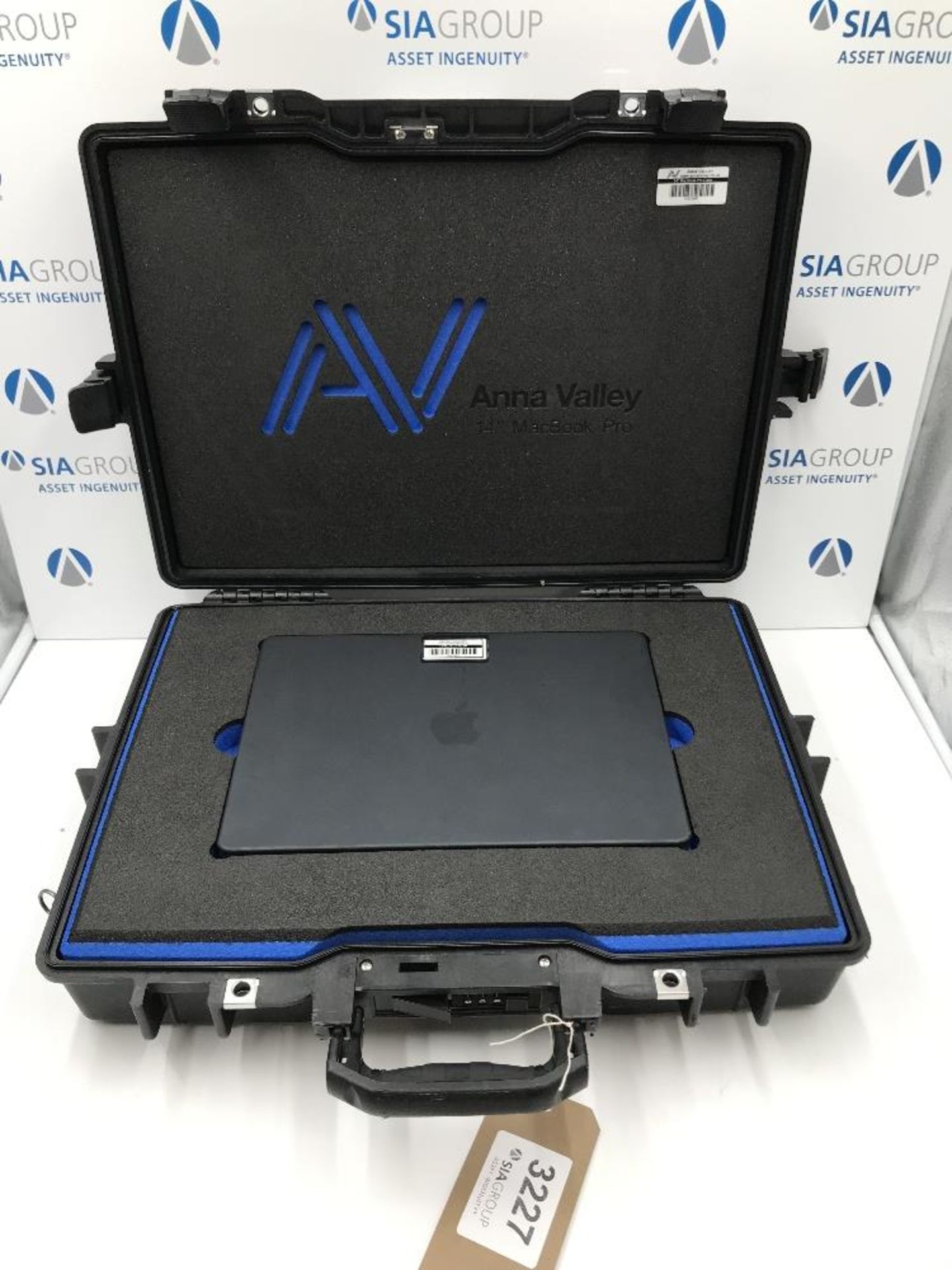 Apple 14" MacBook Pro A2442 M1 With Peli Case - Image 4 of 4