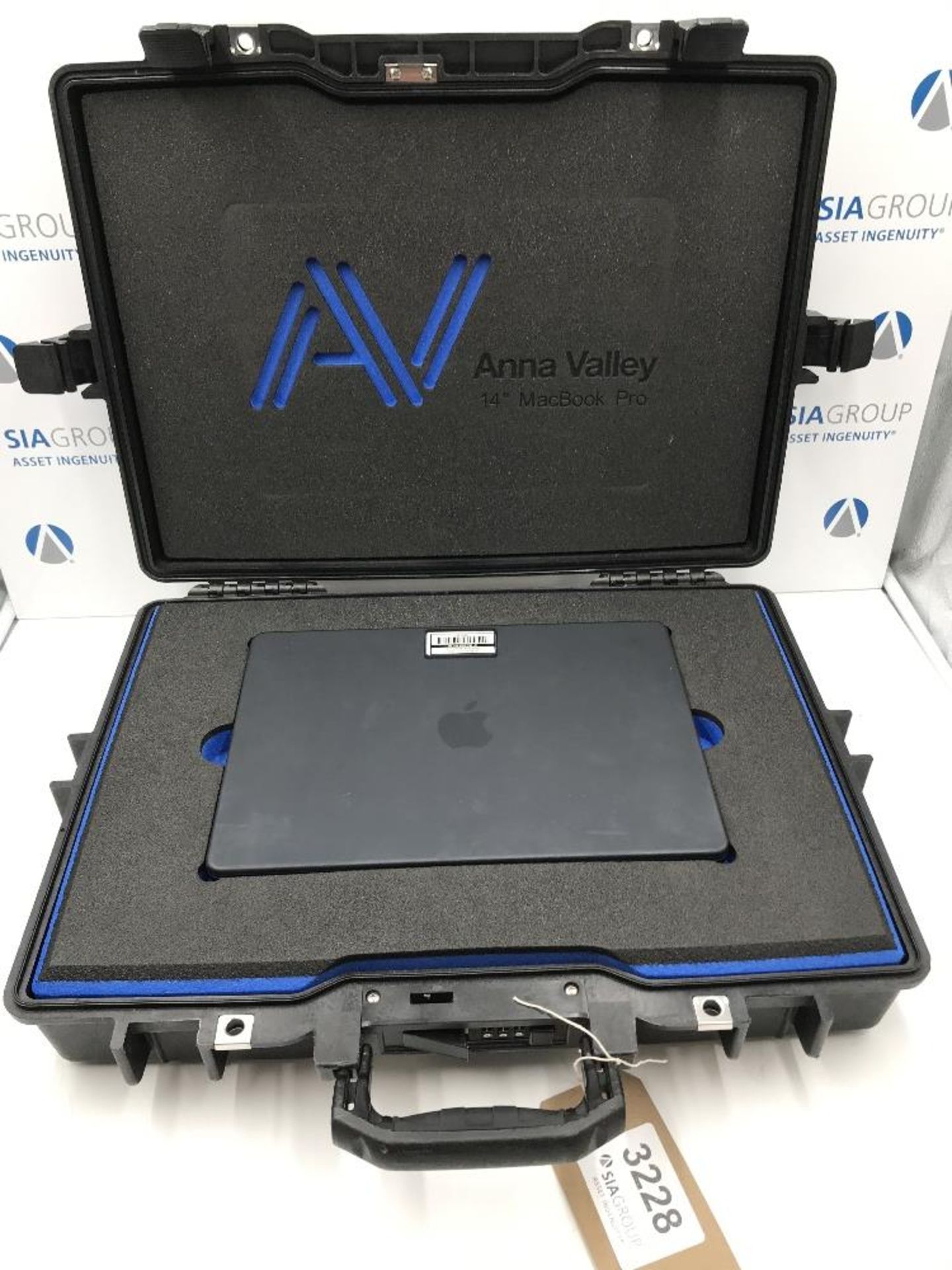 Apple 14" MacBook Pro A2442 M1 With Peli Case - Image 5 of 5