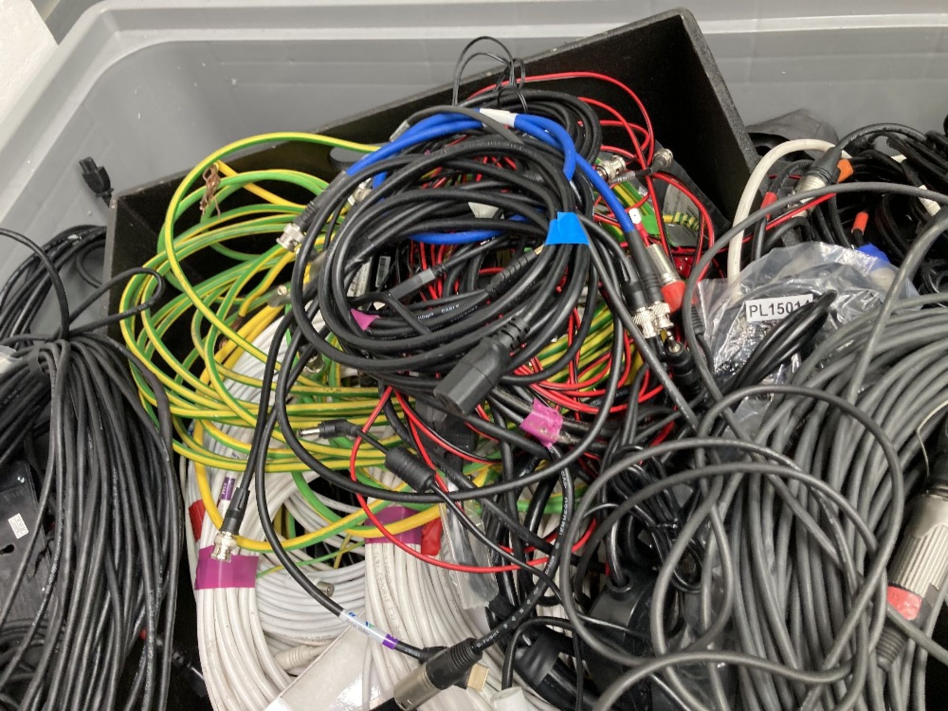 Large Quantity Of Various Sized Audio Visual Cables With Mobile Plastic Container - Image 5 of 7