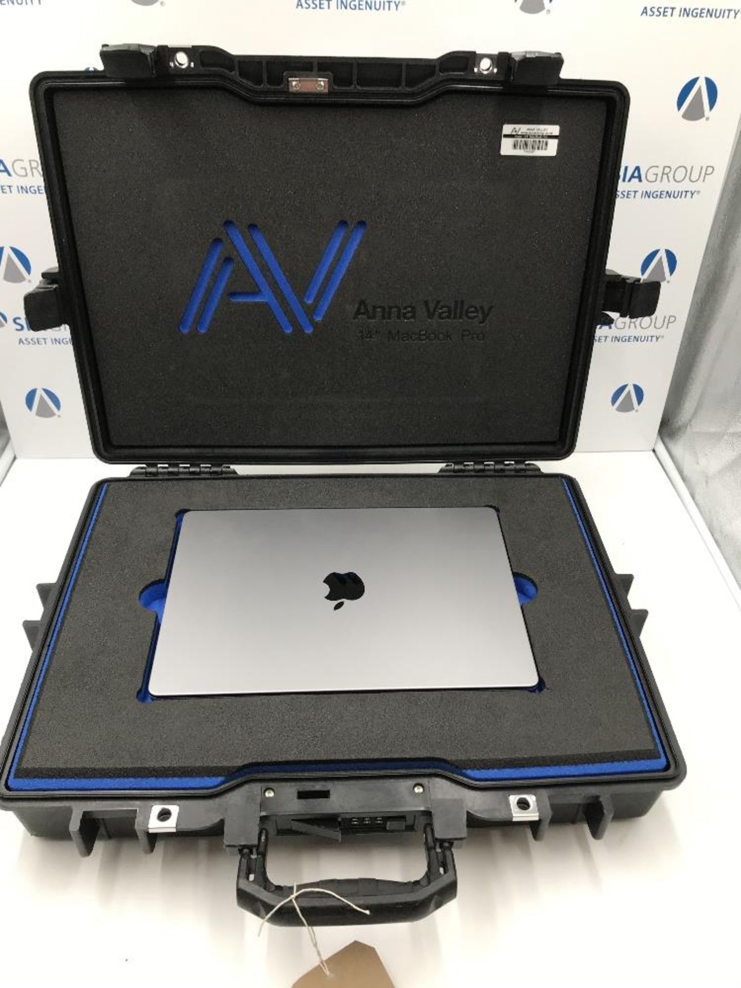 Apple 14" MacBook Pro A2442 M1 With Peli Case - Image 5 of 5