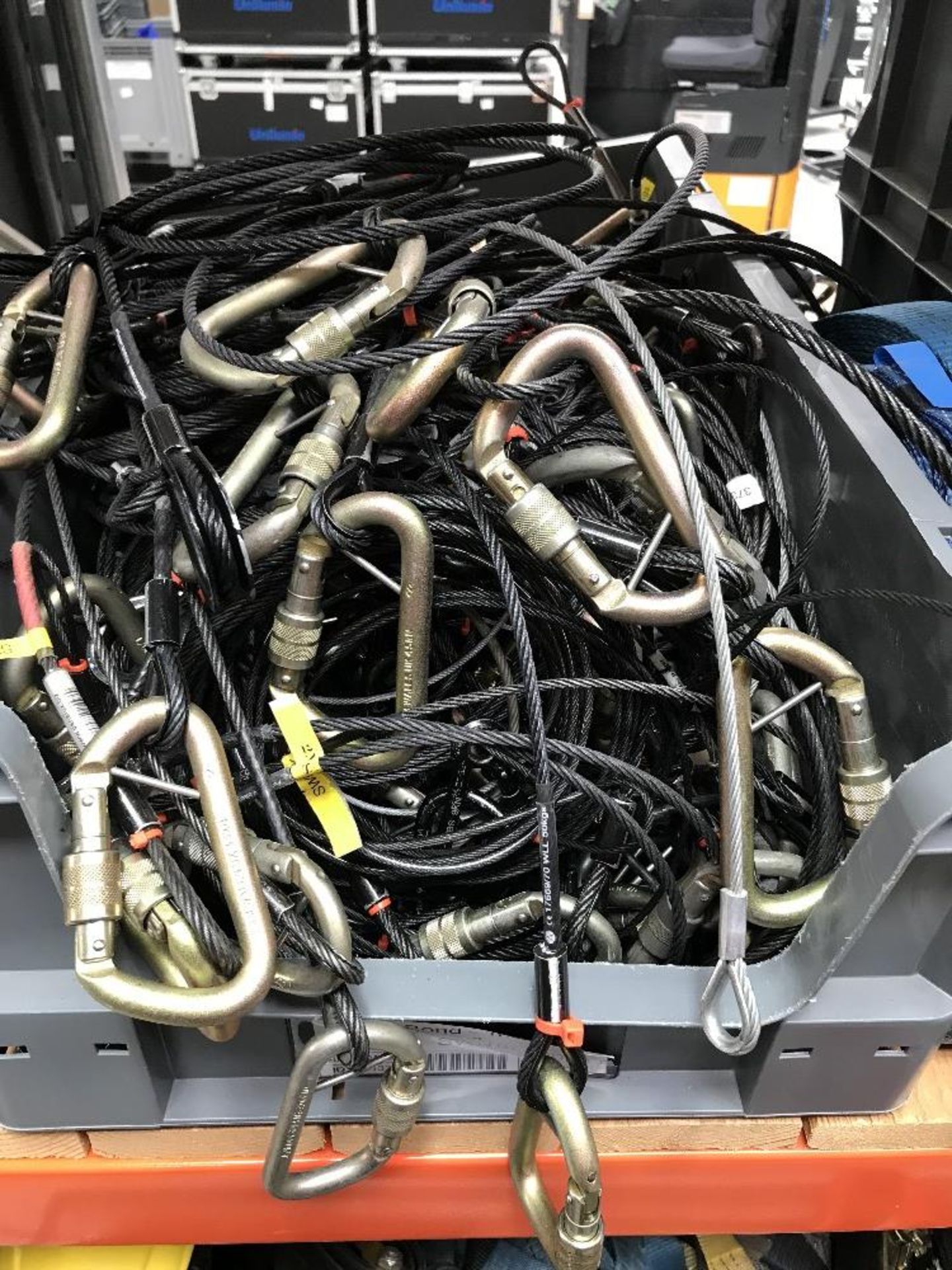 Contents Of Rigging Rack - Image 2 of 7