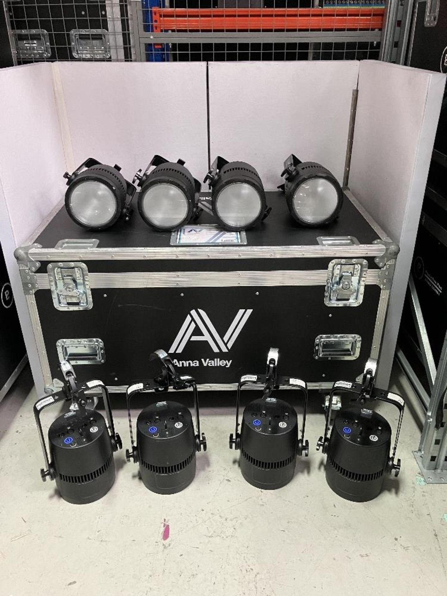 (8) Prolight studio cob FC lights with Heavy Duty Mobile Flight Case - Image 2 of 10