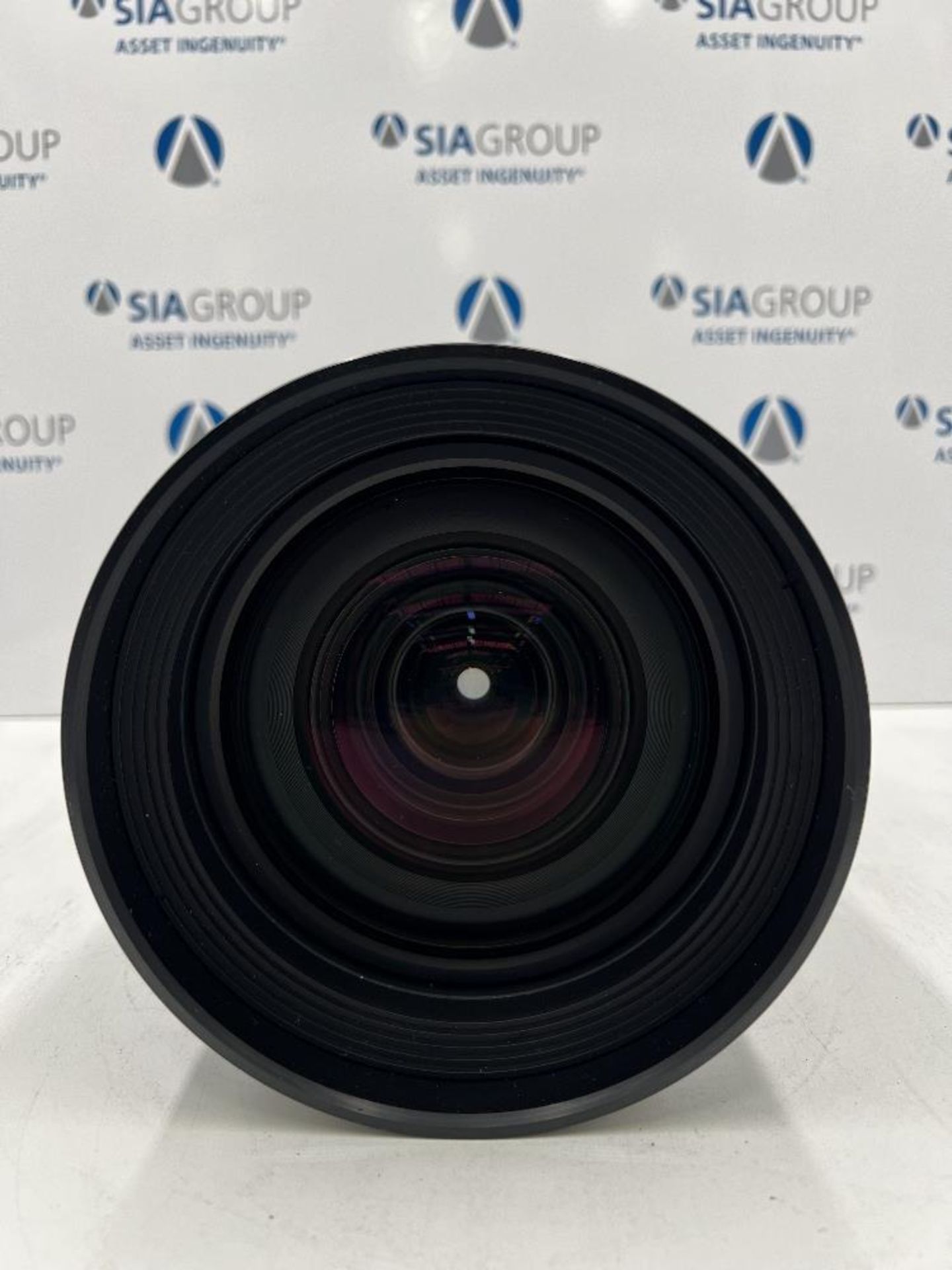 Panasonic ET-D75LE6 0.9-1.1 Zoom Lens With Carrier Case - Image 4 of 8