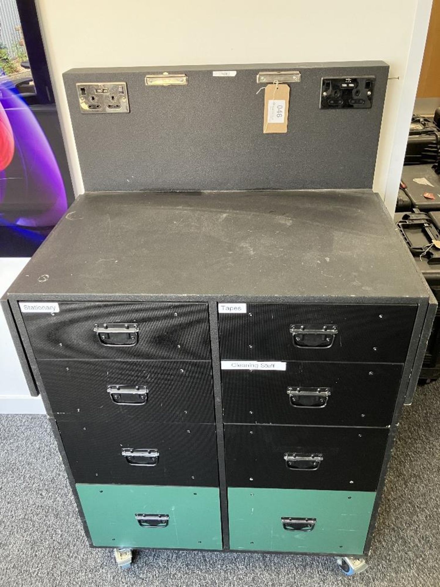 Mobile Workstation with Power Connection & In-Built Sockets - Image 2 of 4