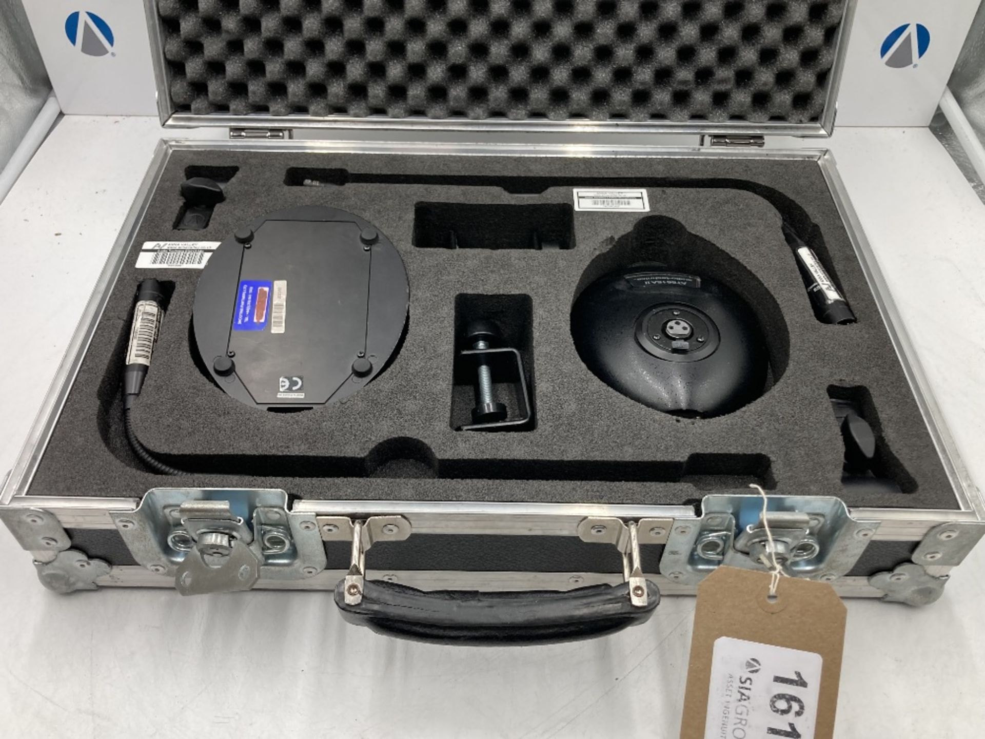 Audio Technica ES915C Microphones & Heavy Duty Case - Image 3 of 6