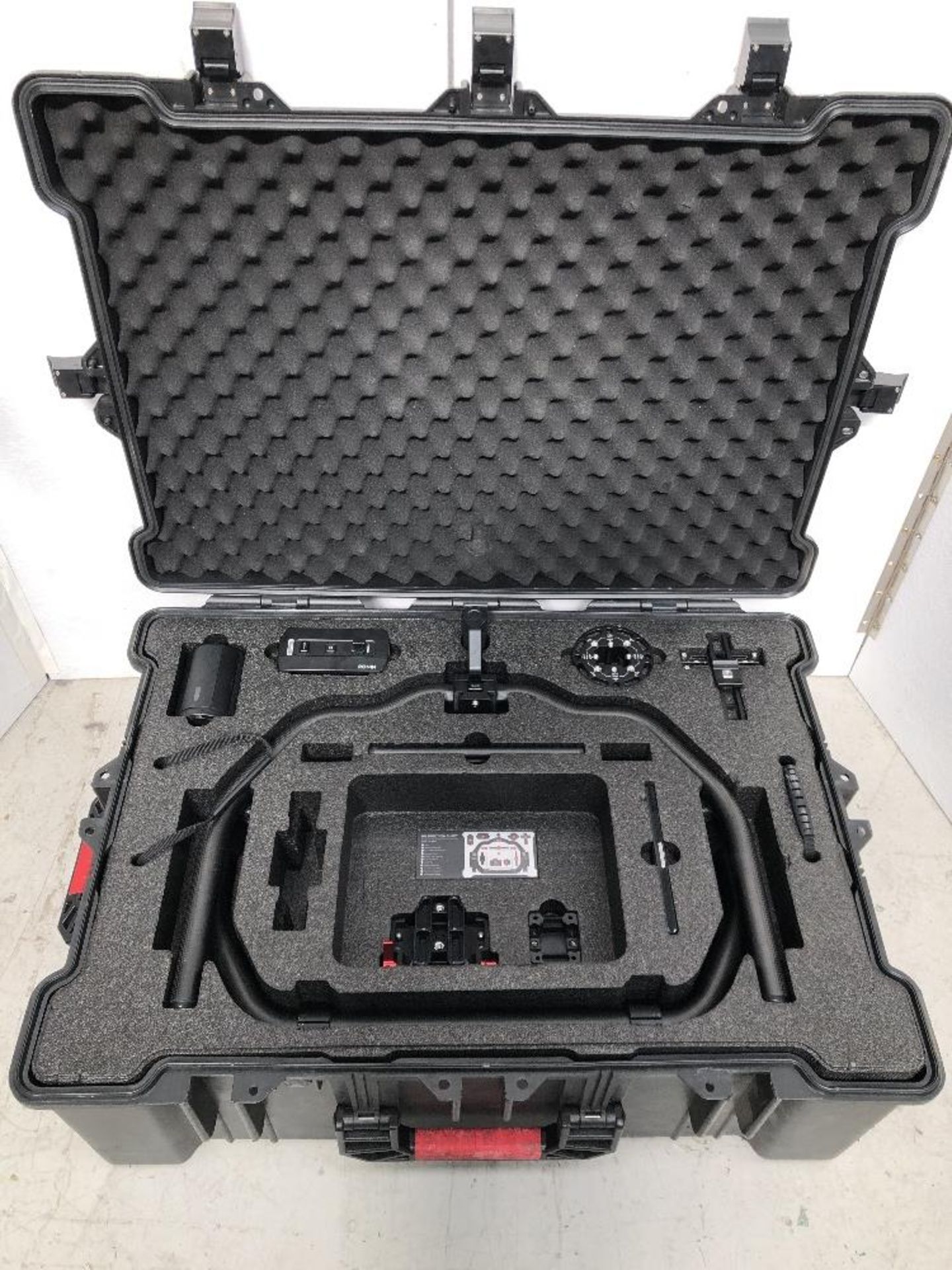 DJI Ronin R2 Professional Combo 3-Axis Compact, Lightweight Stabilized Handheld Gimbal - Image 10 of 12