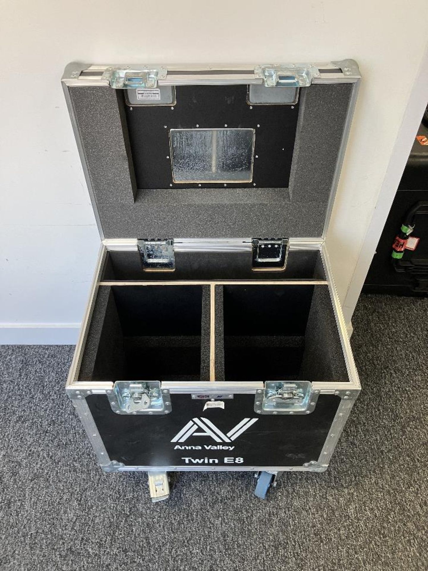 D&B Twin E8 Mobile Flight Case