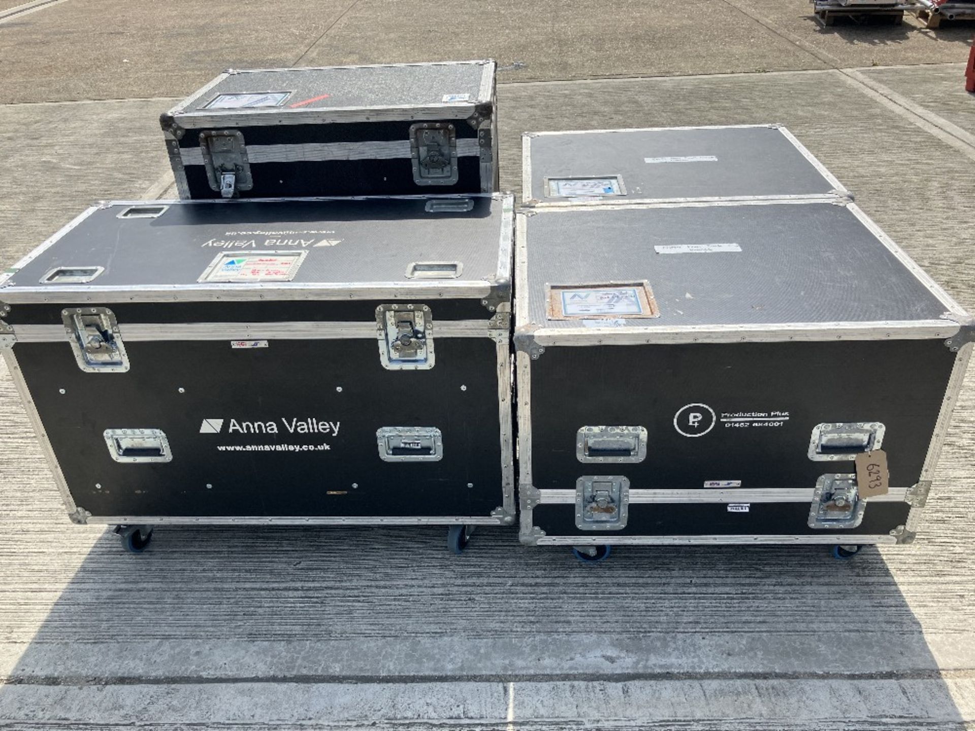 (4) Various Large Mobile Flight Cases